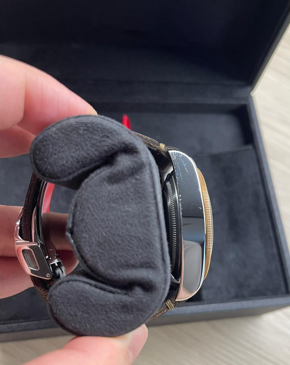 BLACK BAY TWOTONE YELLOWGOLD BLACK DIAL LEATHER STRAP (2018)
