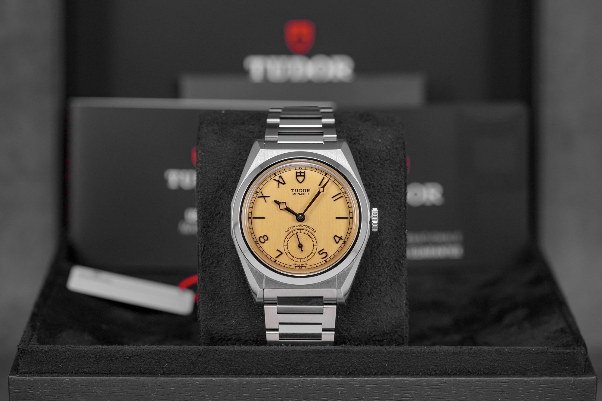 MONARCH 39MM DARK CHAMPAGNE DIAL (2026)