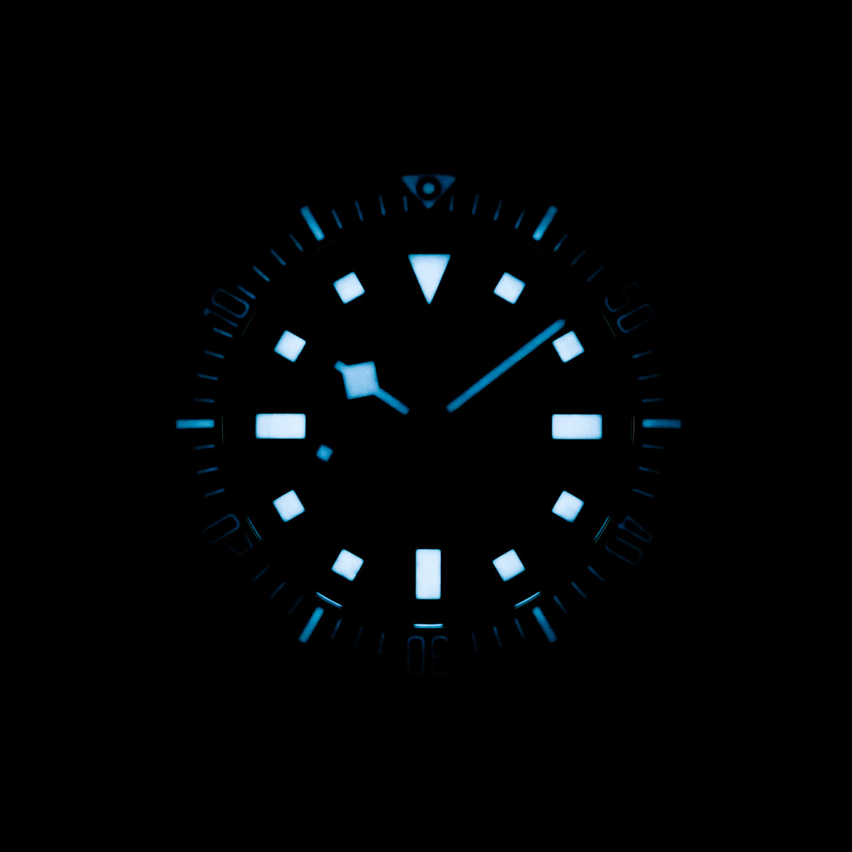 PELAGOS FXD BLACK CARBON 'ALINGHI RED BULL' BLUE DIAL (2025)