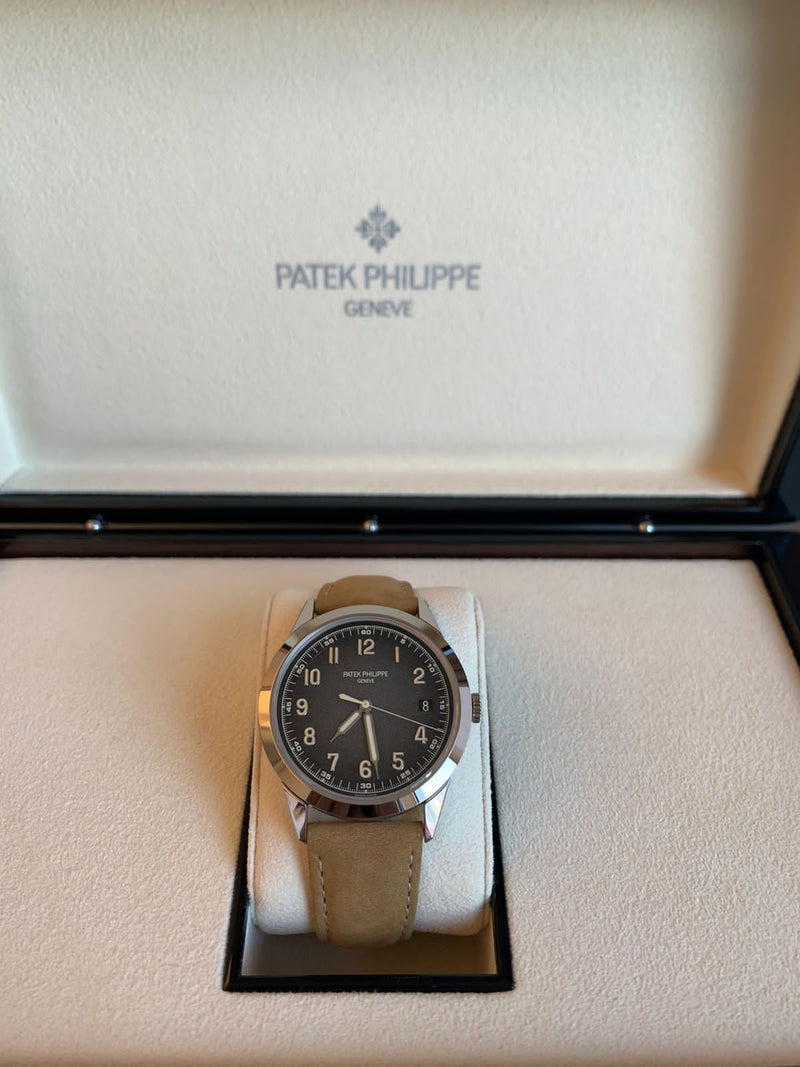 PATEK PHILIPPE CALATRAVA 5226G-001 (2022)