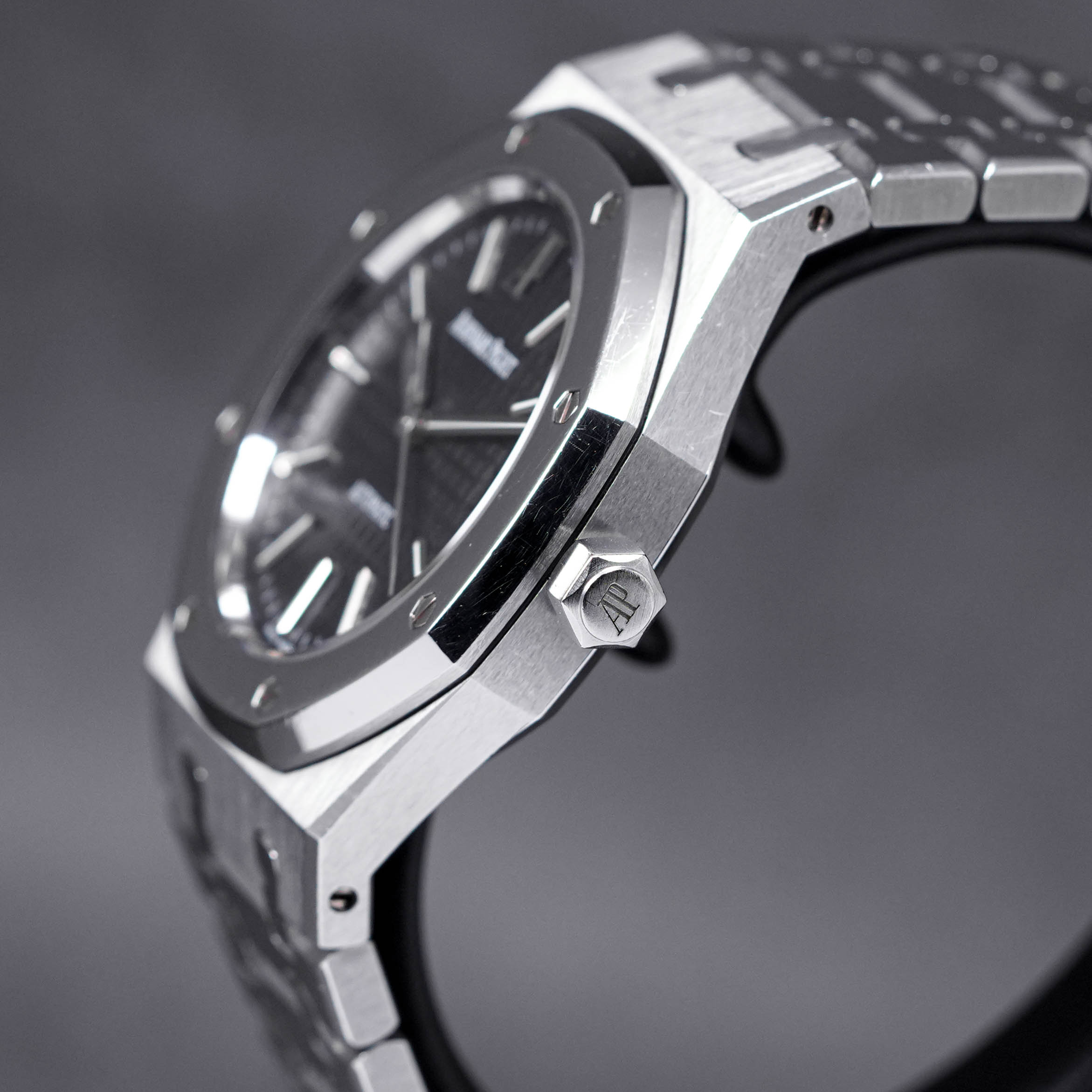 ROYAL OAK 39MM 15300ST PLATINUM BEZEL BLACK DIAL LIMITED EDITION (2010)