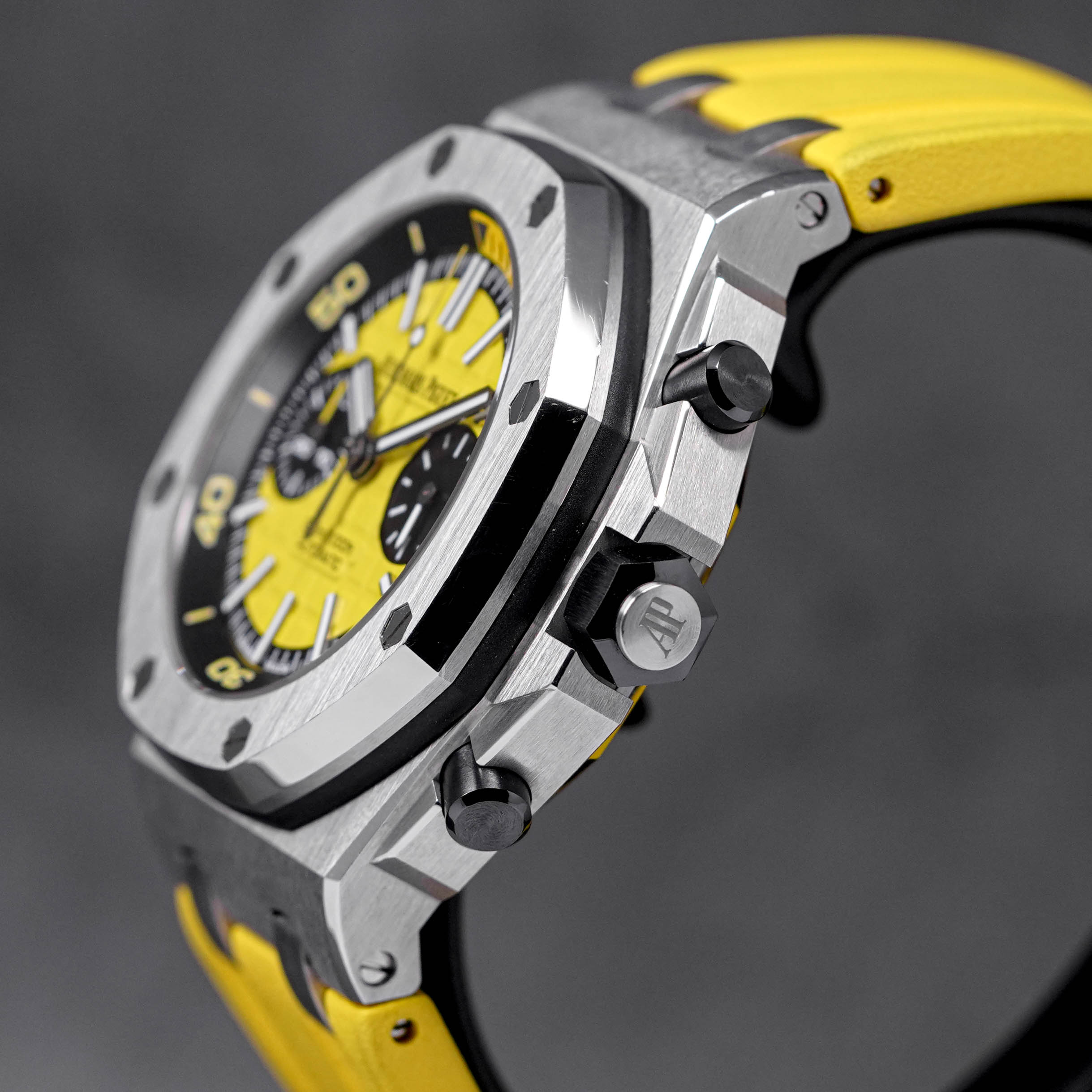 ROYAL OAK OFFSHORE CHRONOGRAPH 42MM DIVER YELLOW (2016)