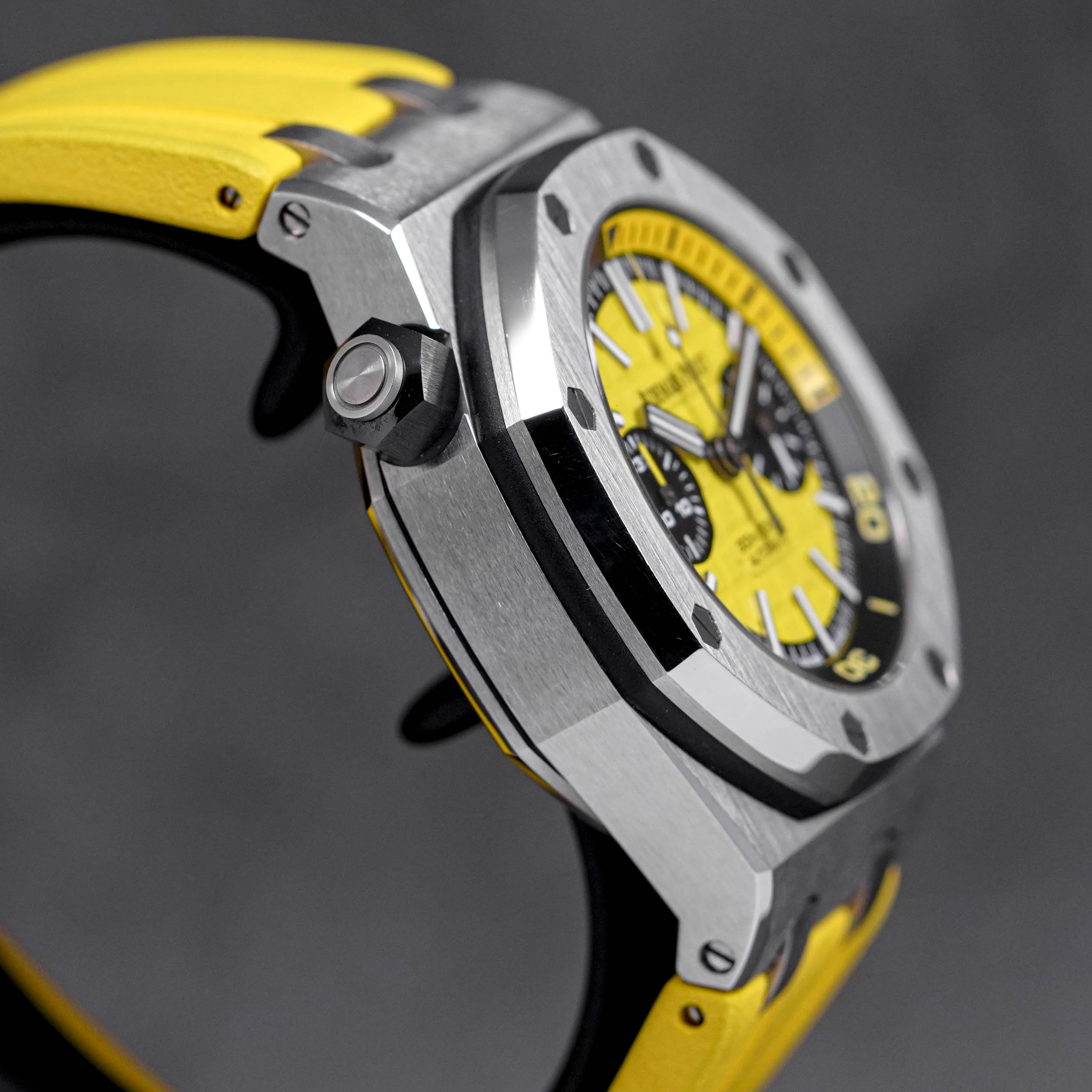 ROYAL OAK OFFSHORE CHRONOGRAPH 42MM DIVER YELLOW (2016)