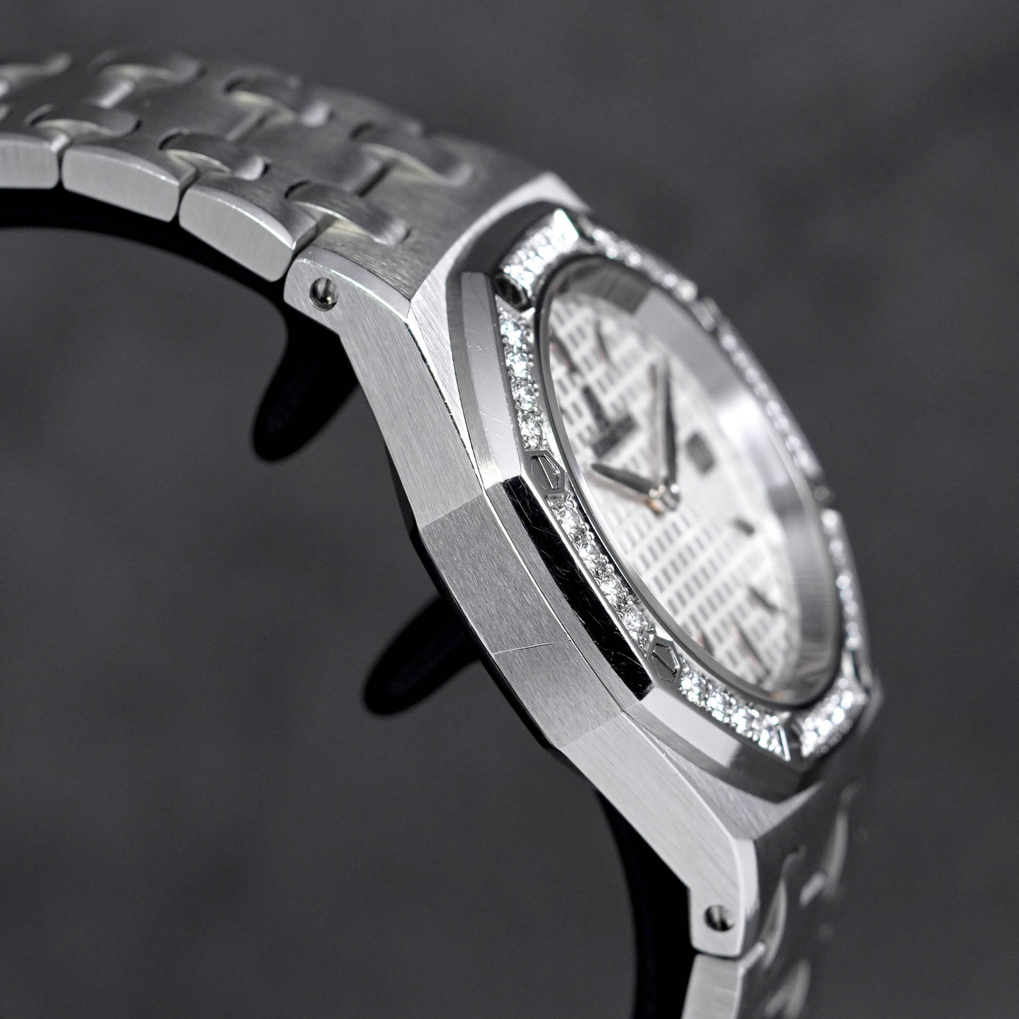 ROYAL OAK 33MM LADIES WHITE DIAL DIAMOND BEZEL (2013)