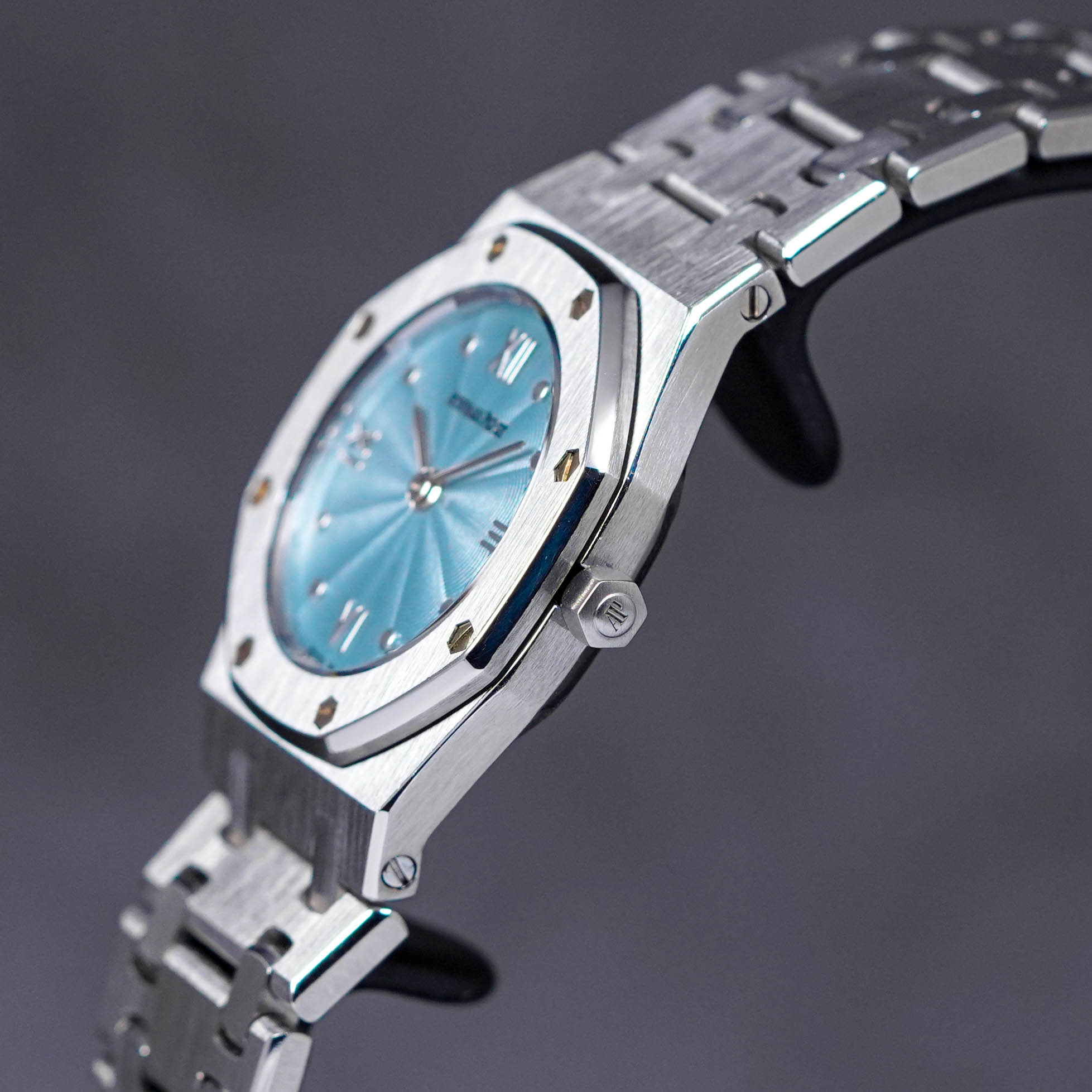 ROYAL OAK 25MM 66270ST ICY BLUE DIAL (WATCH & SERVICE PAPER ONLY)