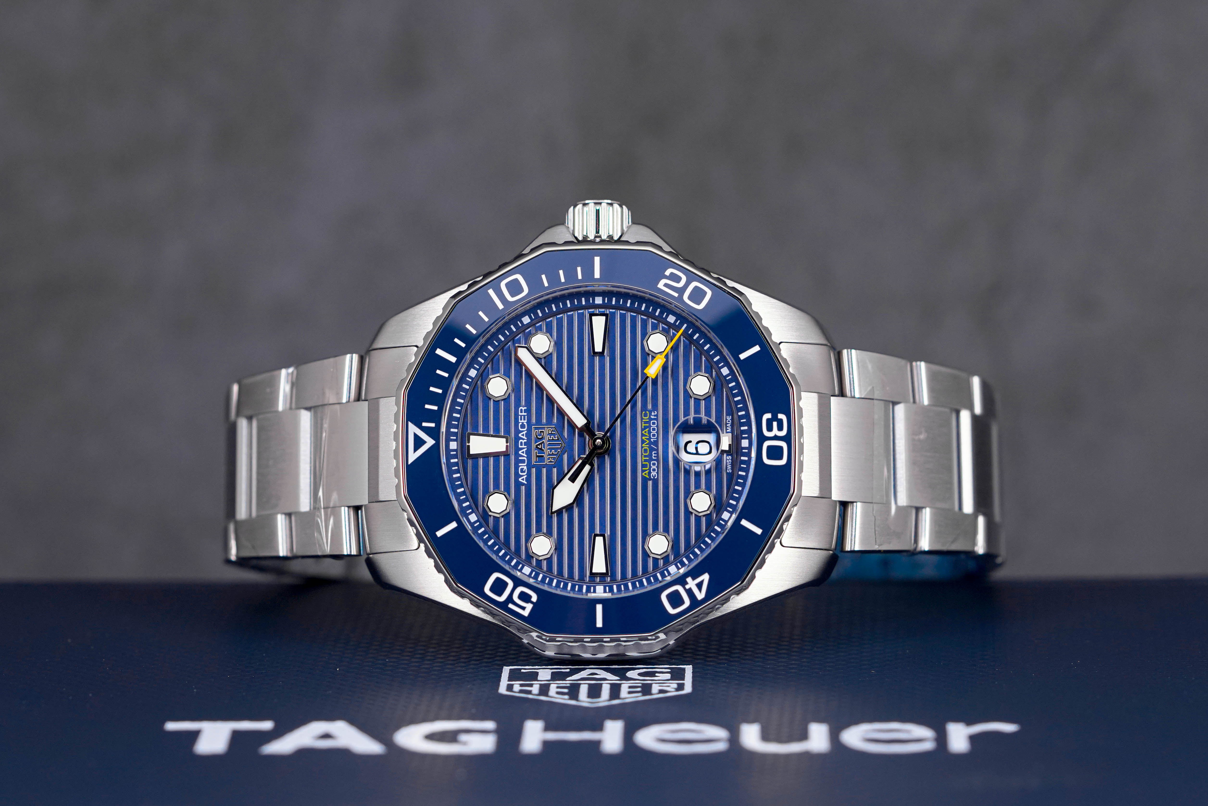 AQUARACER 300M CALIBRE 5 BLUE DIAL (2022)