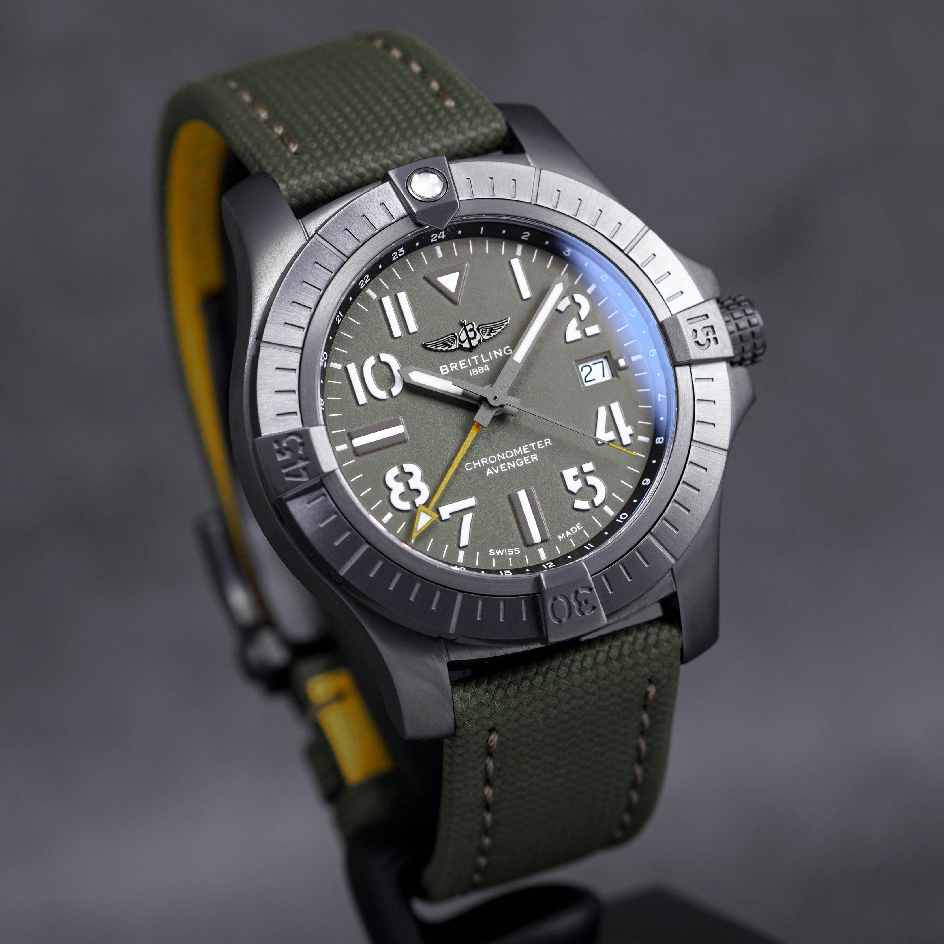 AVENGER GMT NIGHT MISSION TITANIUM GREEN DIAL (2023)