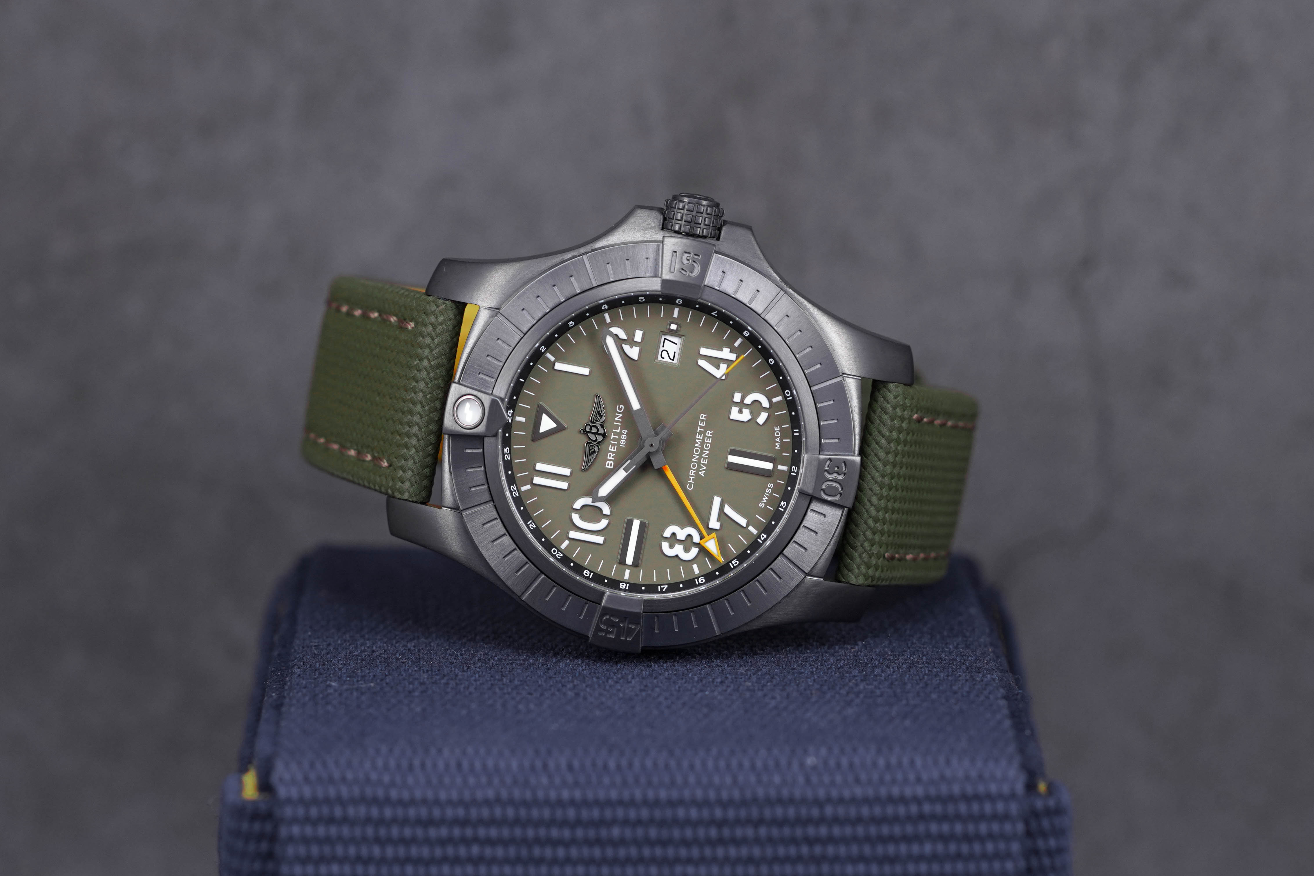 AVENGER GMT NIGHT MISSION TITANIUM GREEN DIAL (2023)