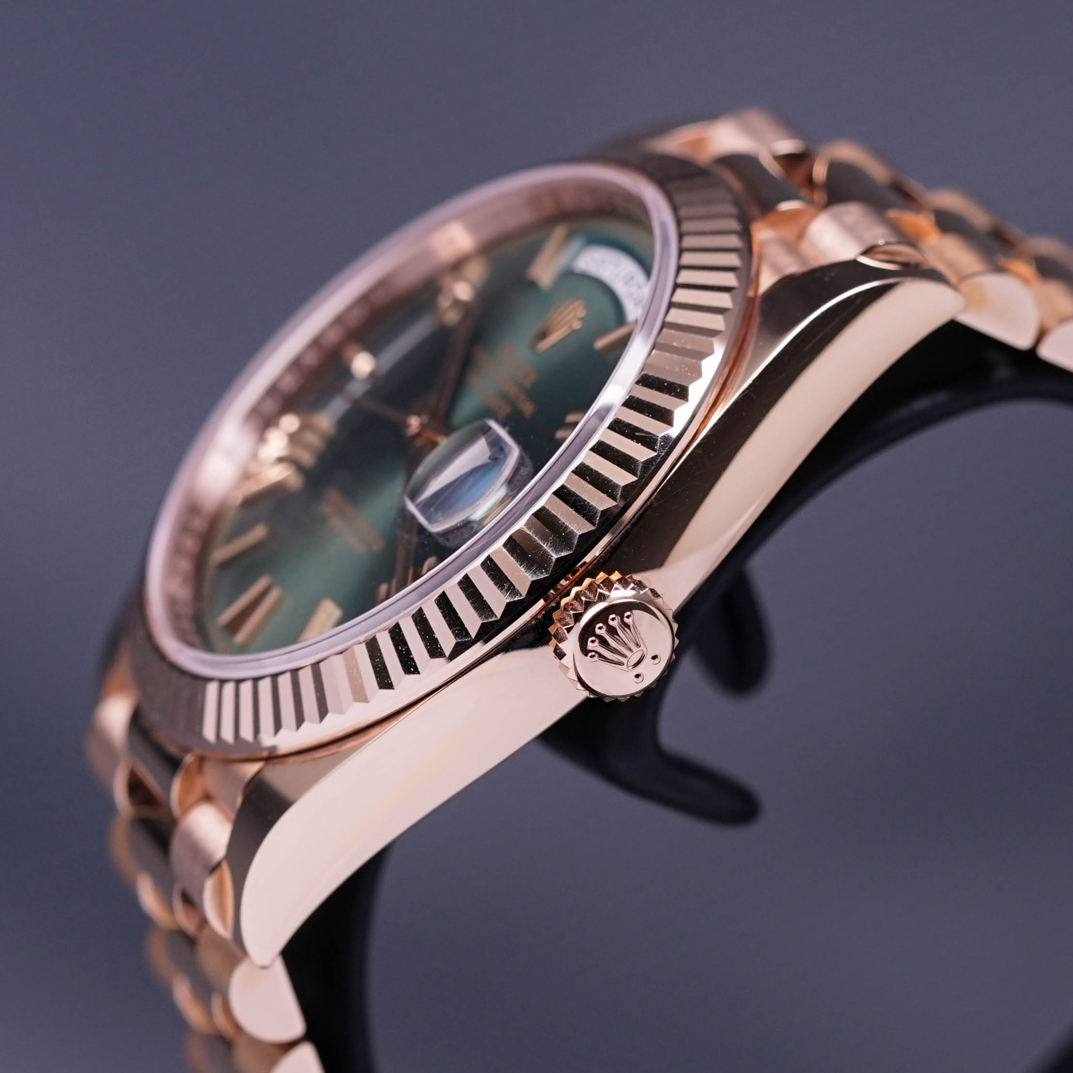 ROLEX DAY-DATE 40MM ROSEGOLD PRESIDENT OLIVE GREEN DIAL (2019)
