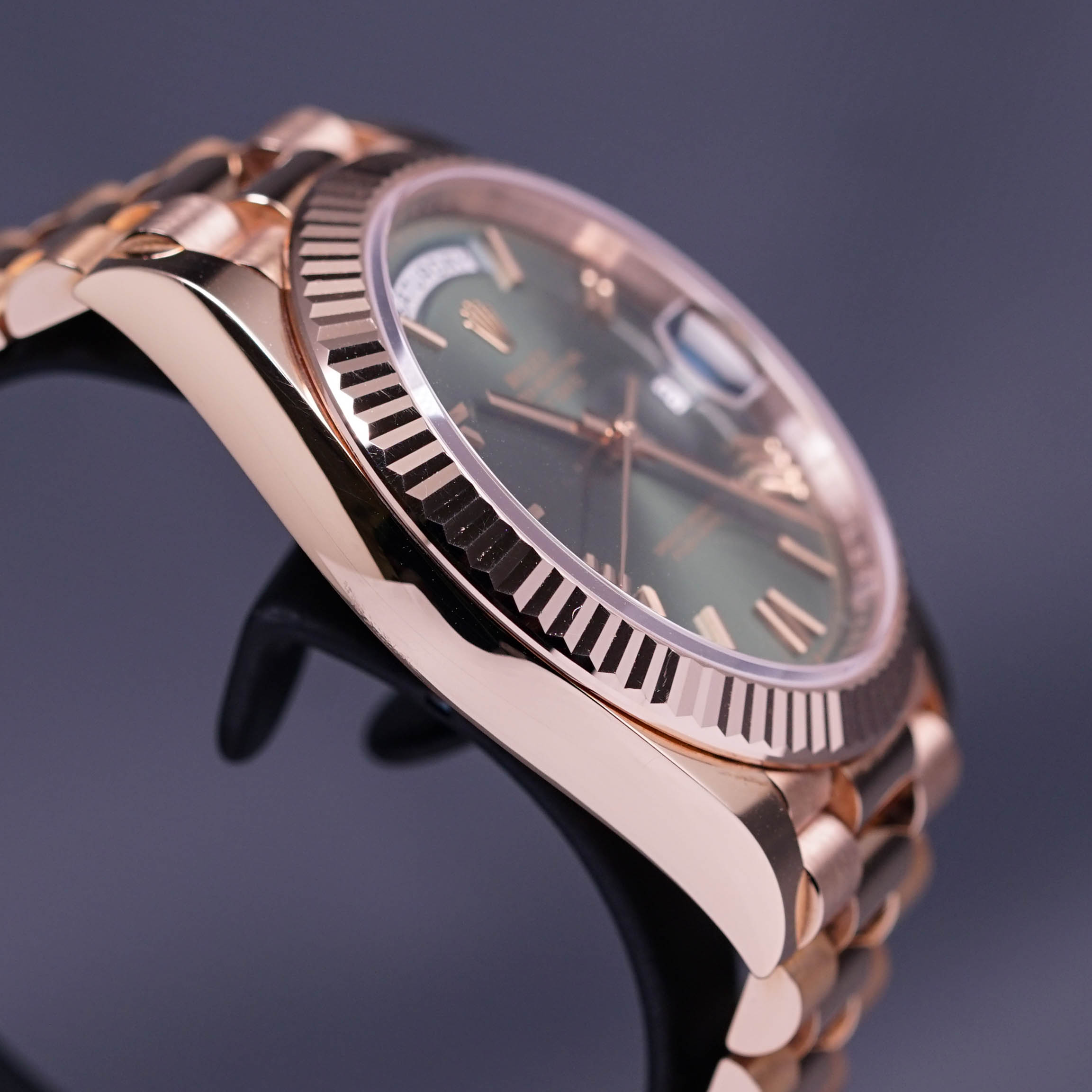 ROLEX DAY-DATE 40MM ROSEGOLD PRESIDENT OLIVE GREEN DIAL (2019)