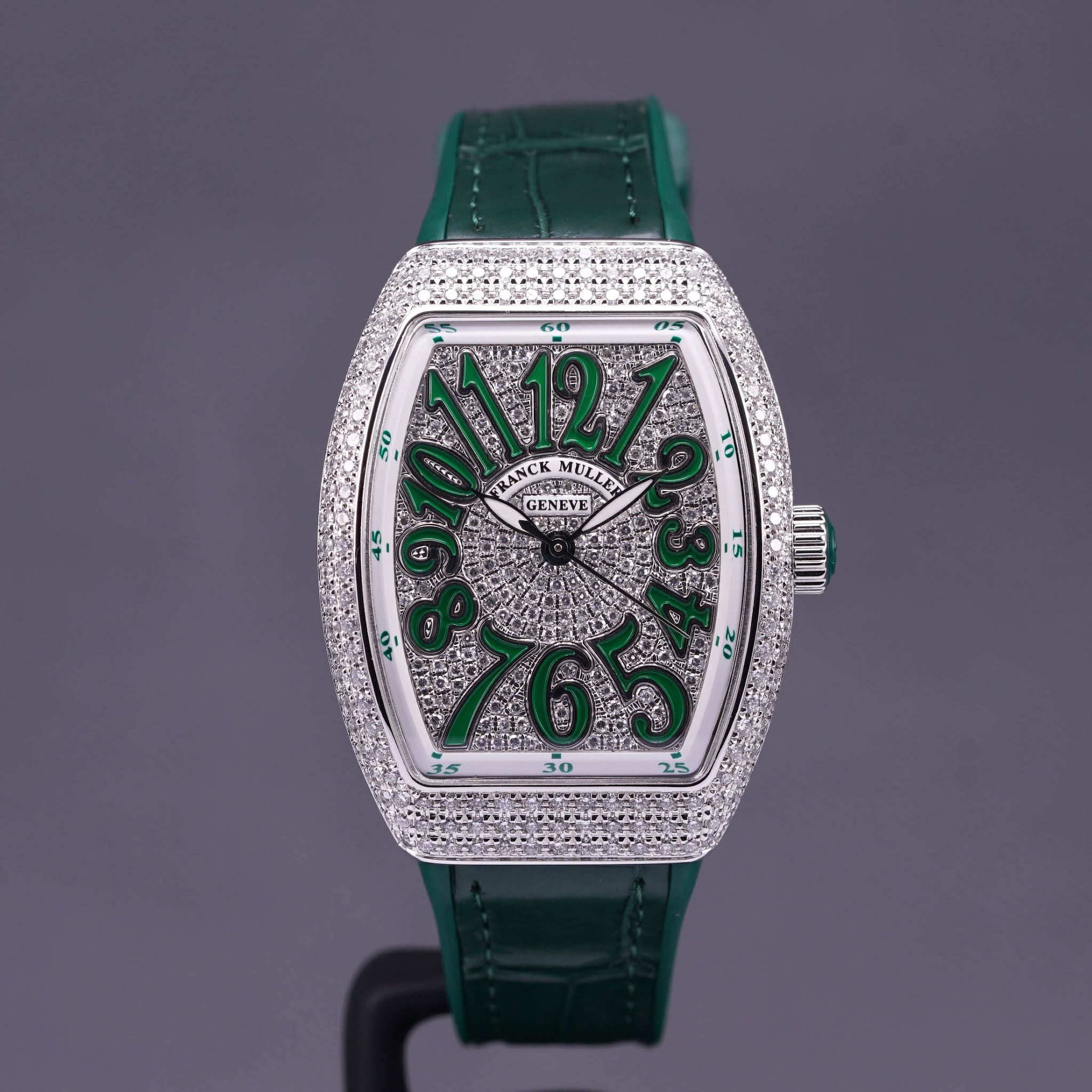 V32 GREEN DIAMOND DIAL (2024)