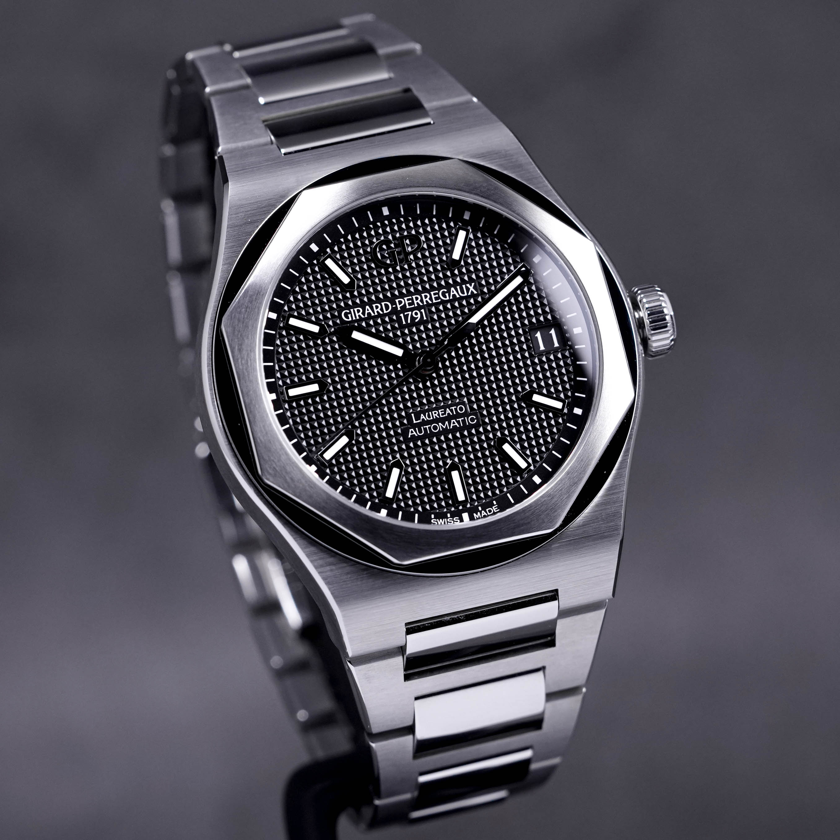 LAUREATO BLACK DIAL (2022)