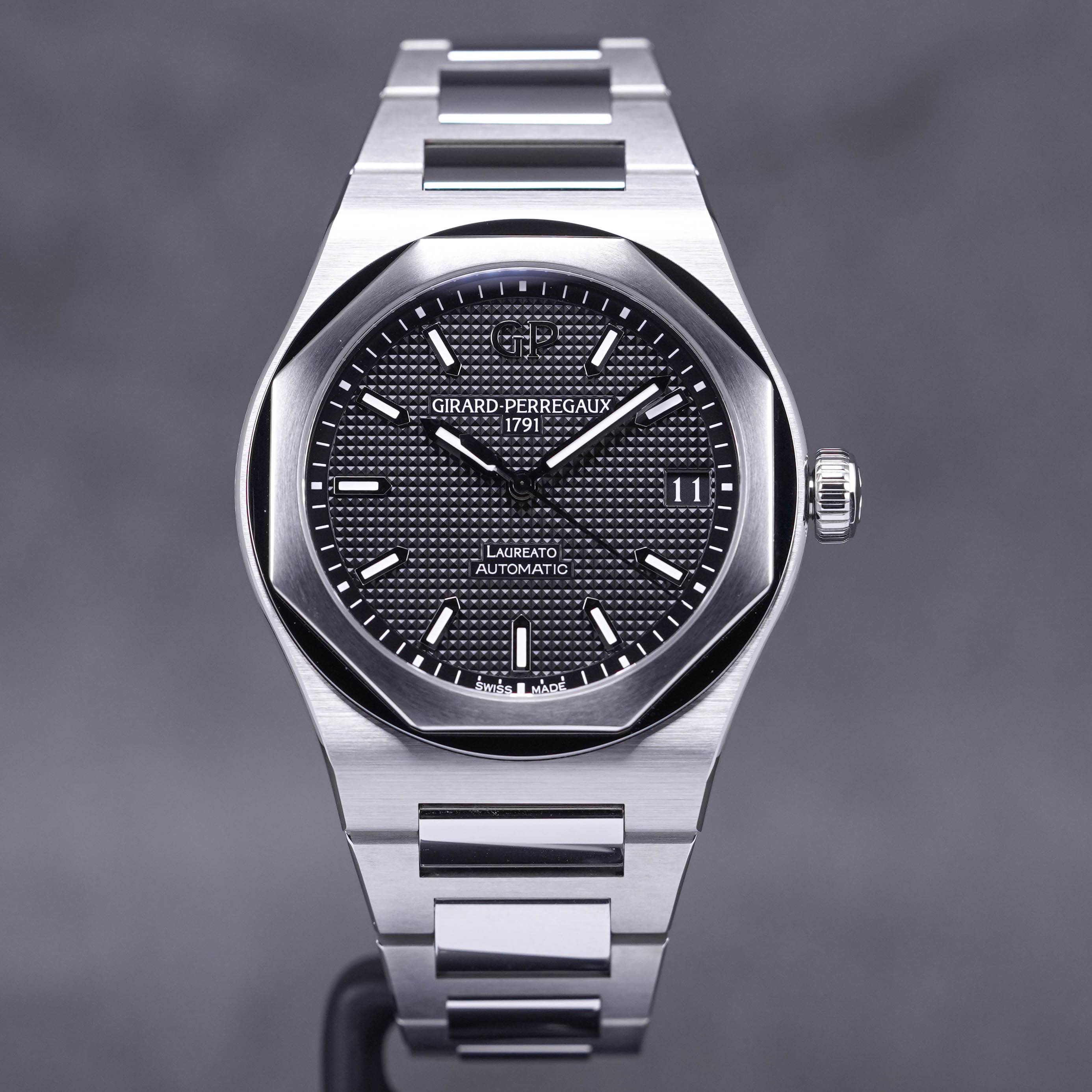 LAUREATO BLACK DIAL 2022