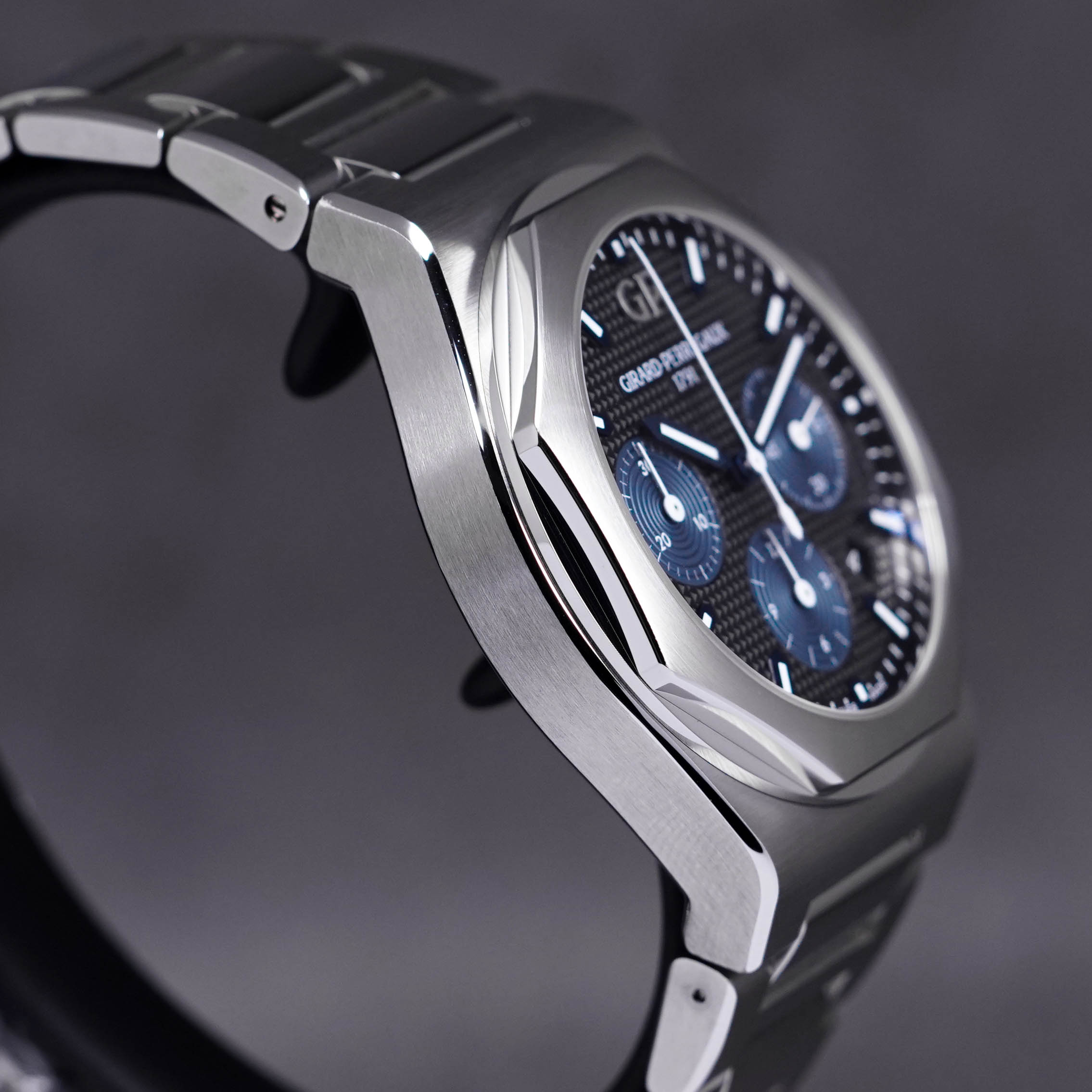 LAUREATO CHRONOGRAPH BLACK DIAL (2022)