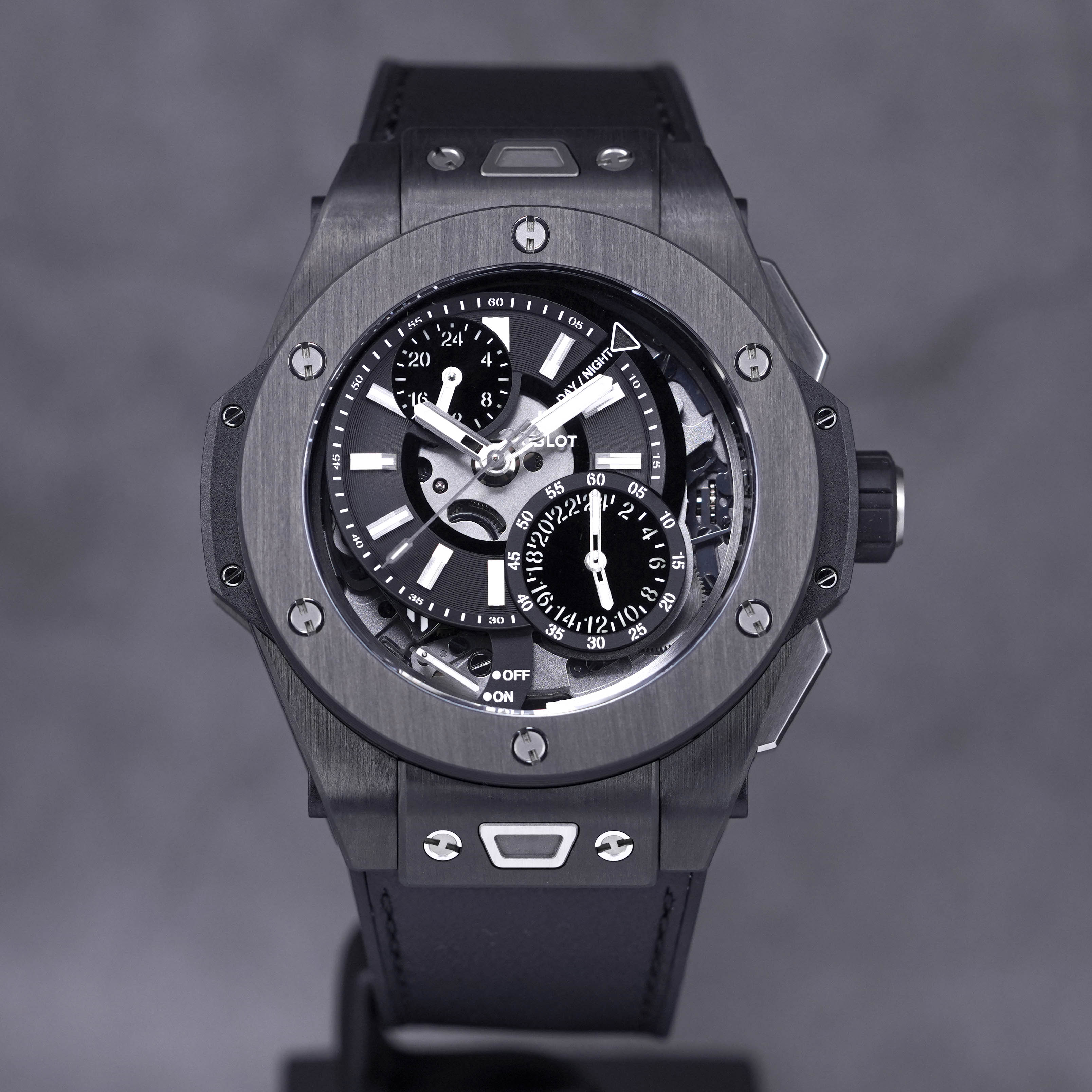 BIG BANG ALARM REPEATER GMT CARBON (2020)