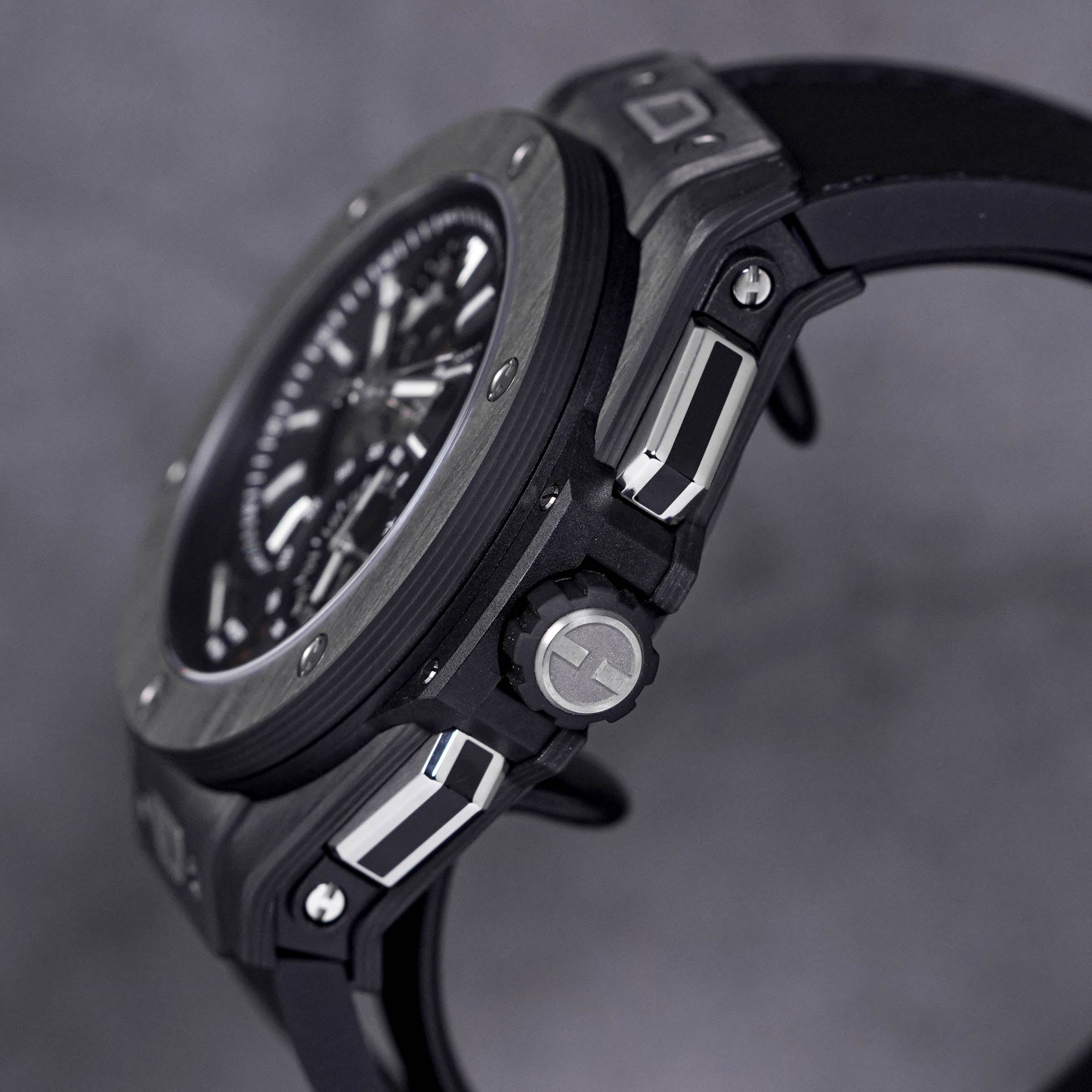 BIG BANG ALARM REPEATER GMT CARBON (2020)