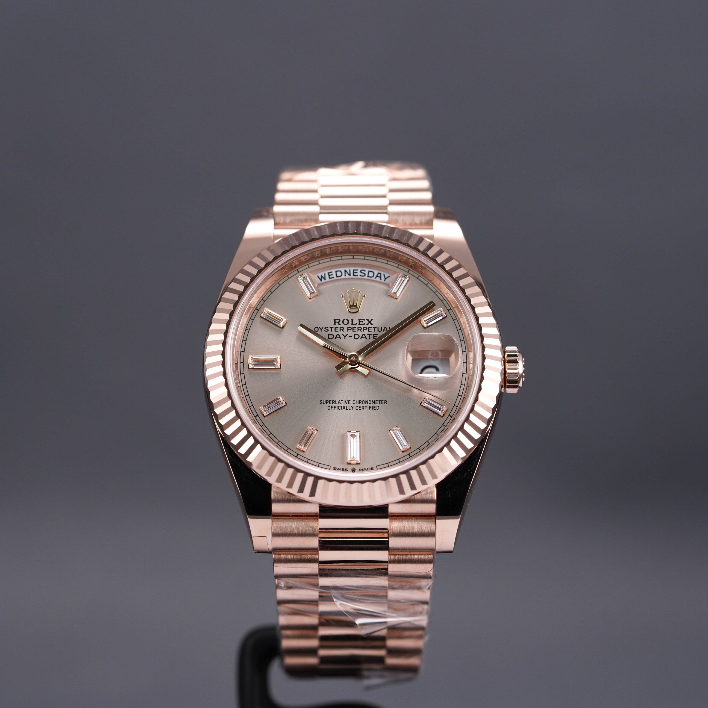 ROLEX DAYDATE 40MM ROSEGOLD SUNDUST DIAMOND DIAL