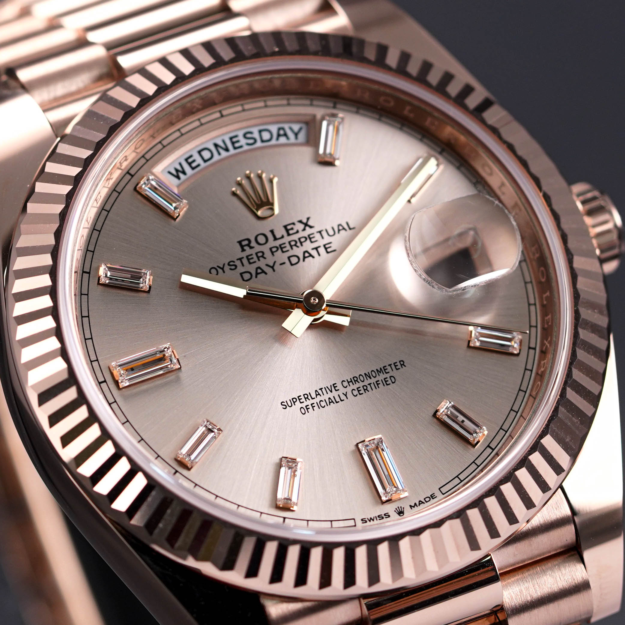 ROLEX DAYDATE 40MM ROSEGOLD SUNDUST DIAMOND DIAL