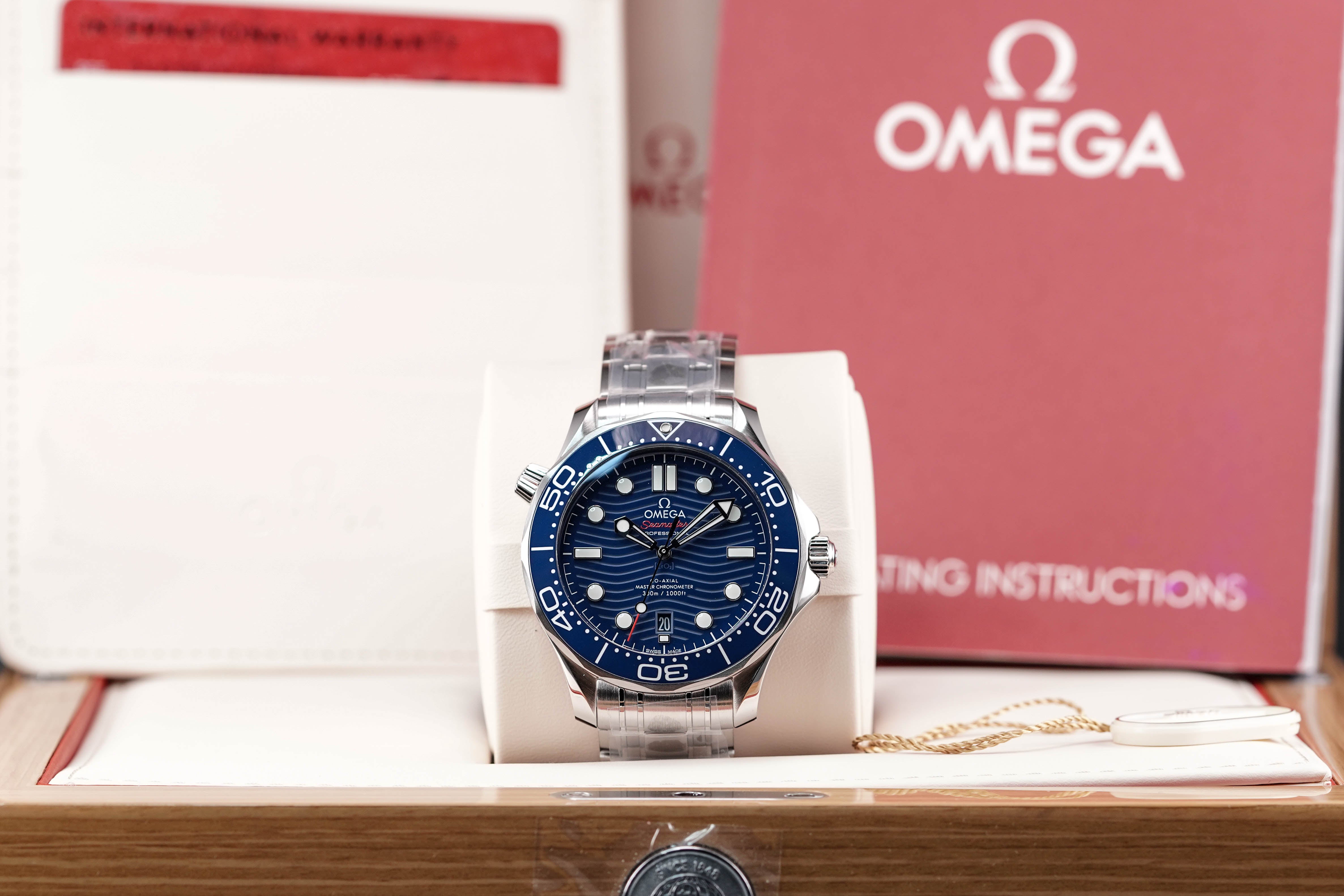 OMEGA SEAMASTER DIVER 300 BLUE