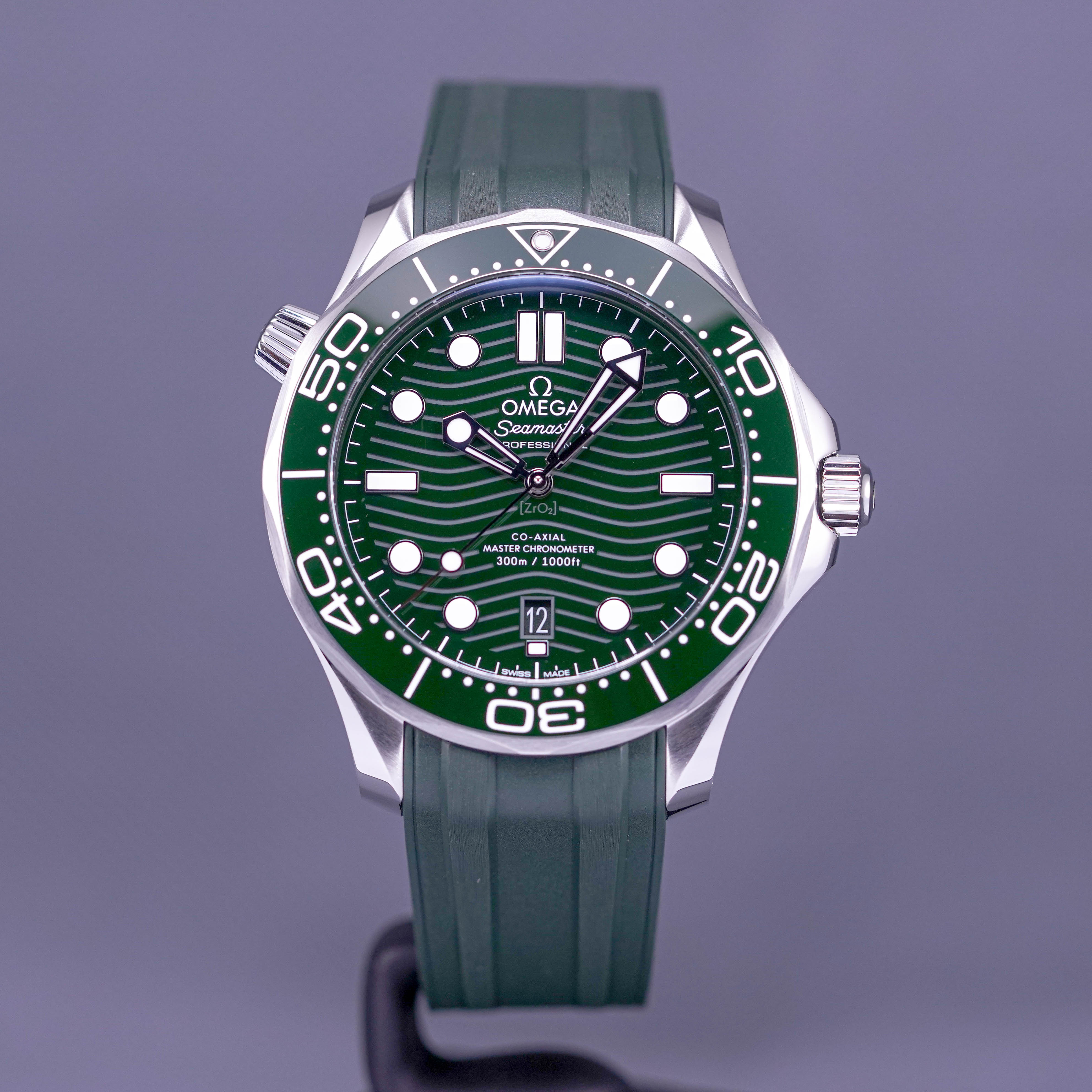 SEAMASTER DIVER 300M GREEN DIAL RUBBER STRAP (2022)