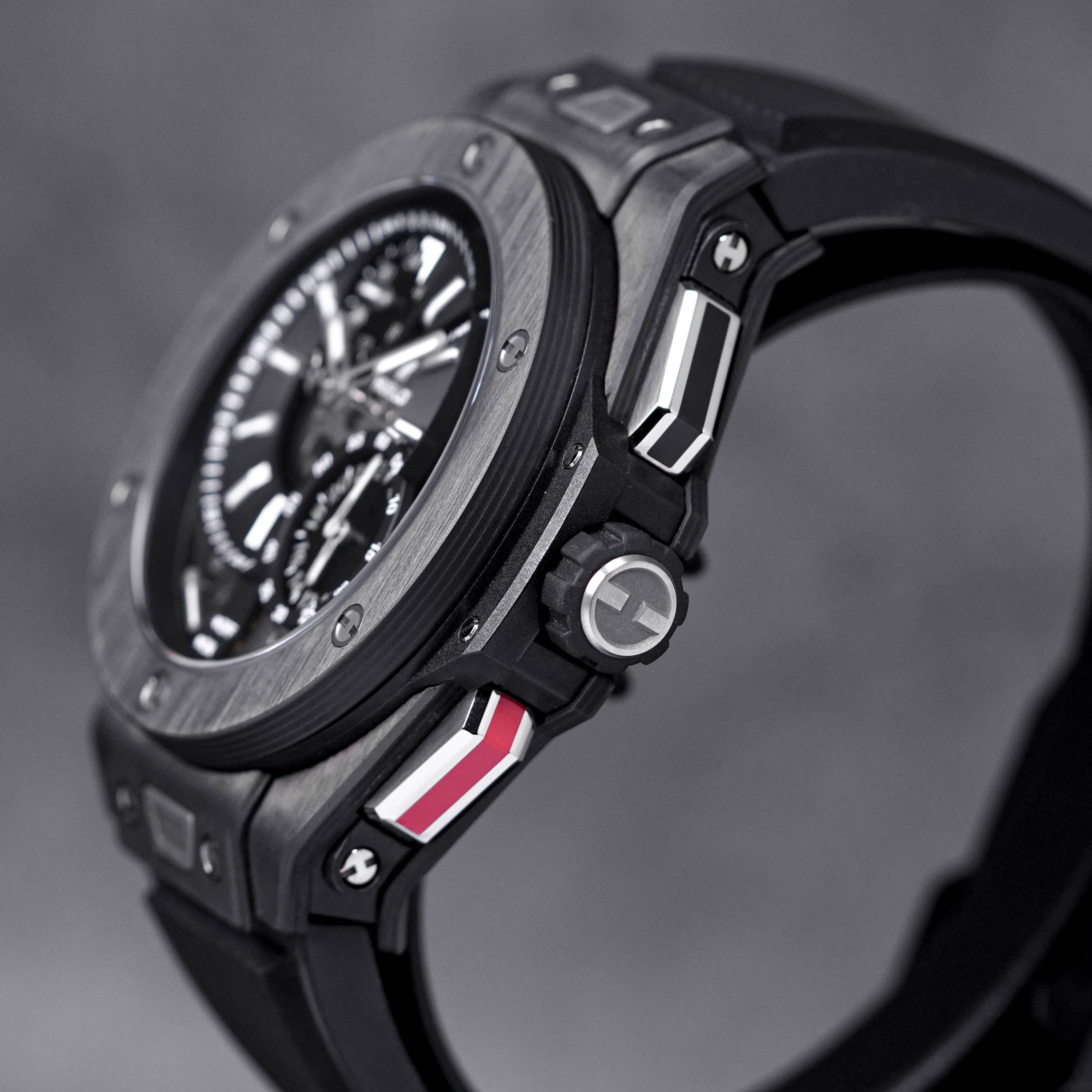 BIG BANG 45MM ALARM REPEATER GMT CARBON (2020)