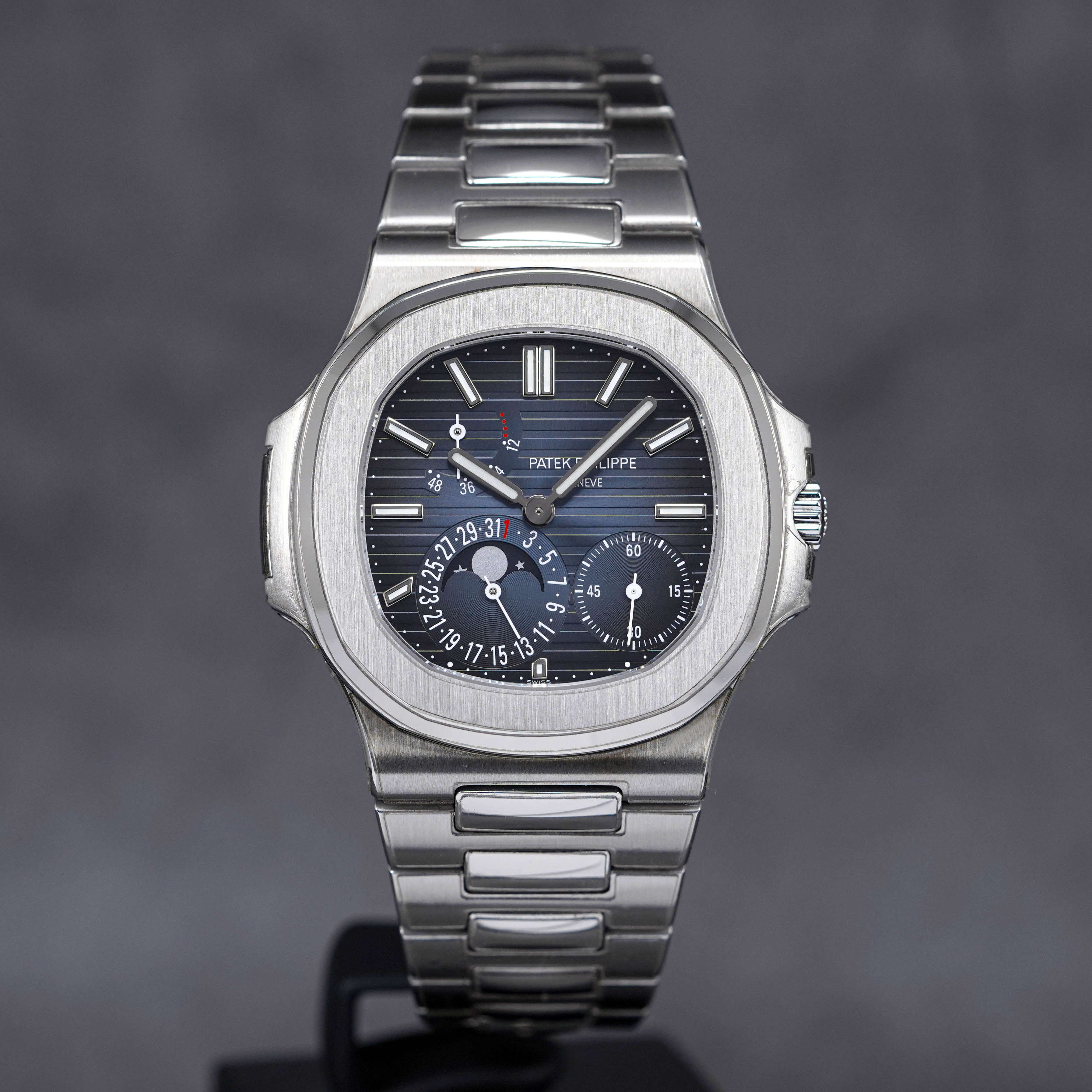 PATEK PHILIPPE NAUTILUS 5712/1A MOONPHASE BLUE DIAL (2021) IDWX