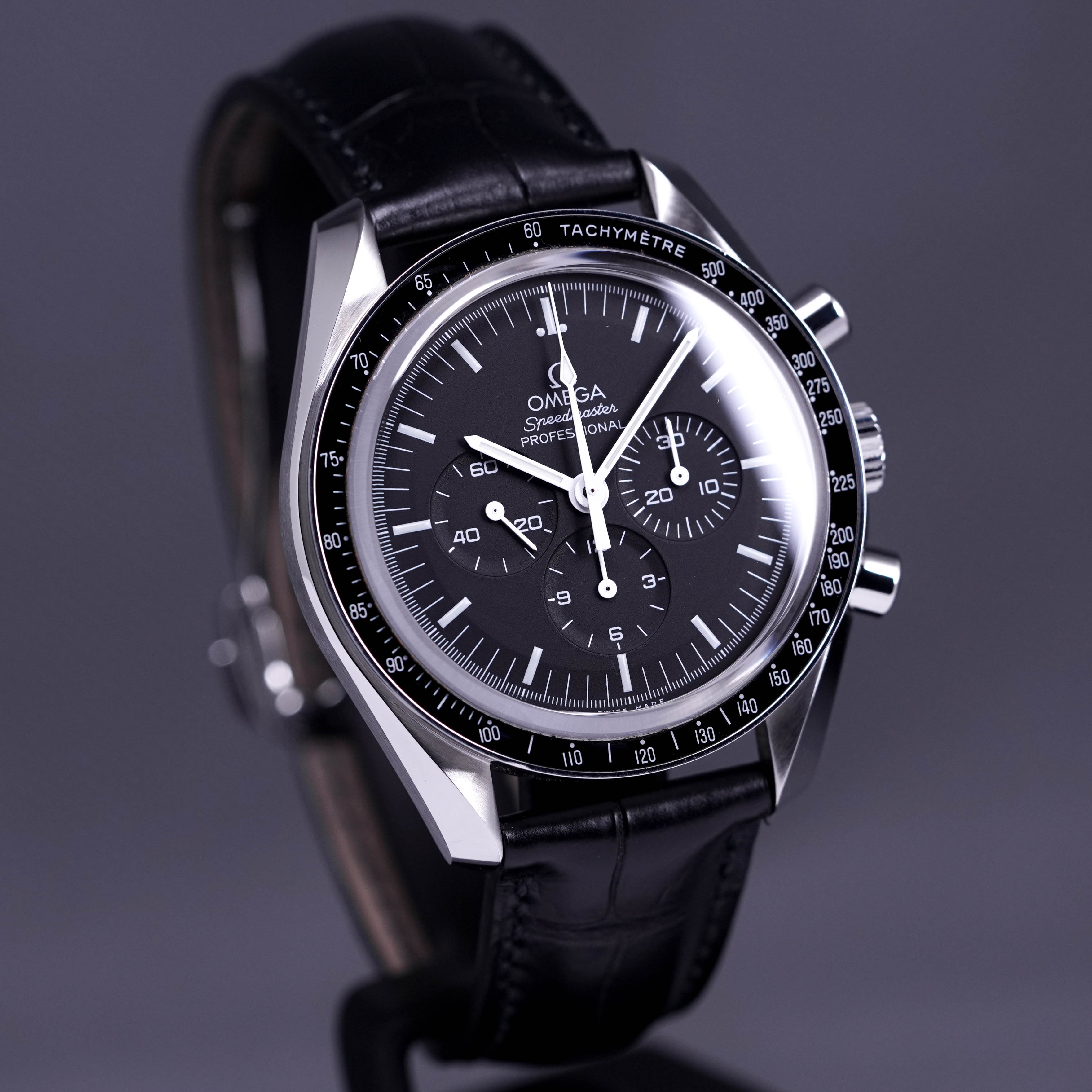 SPEEDMASTER MOONWATCH SAPPHIRE WITH LEATHER STRAP (2020)