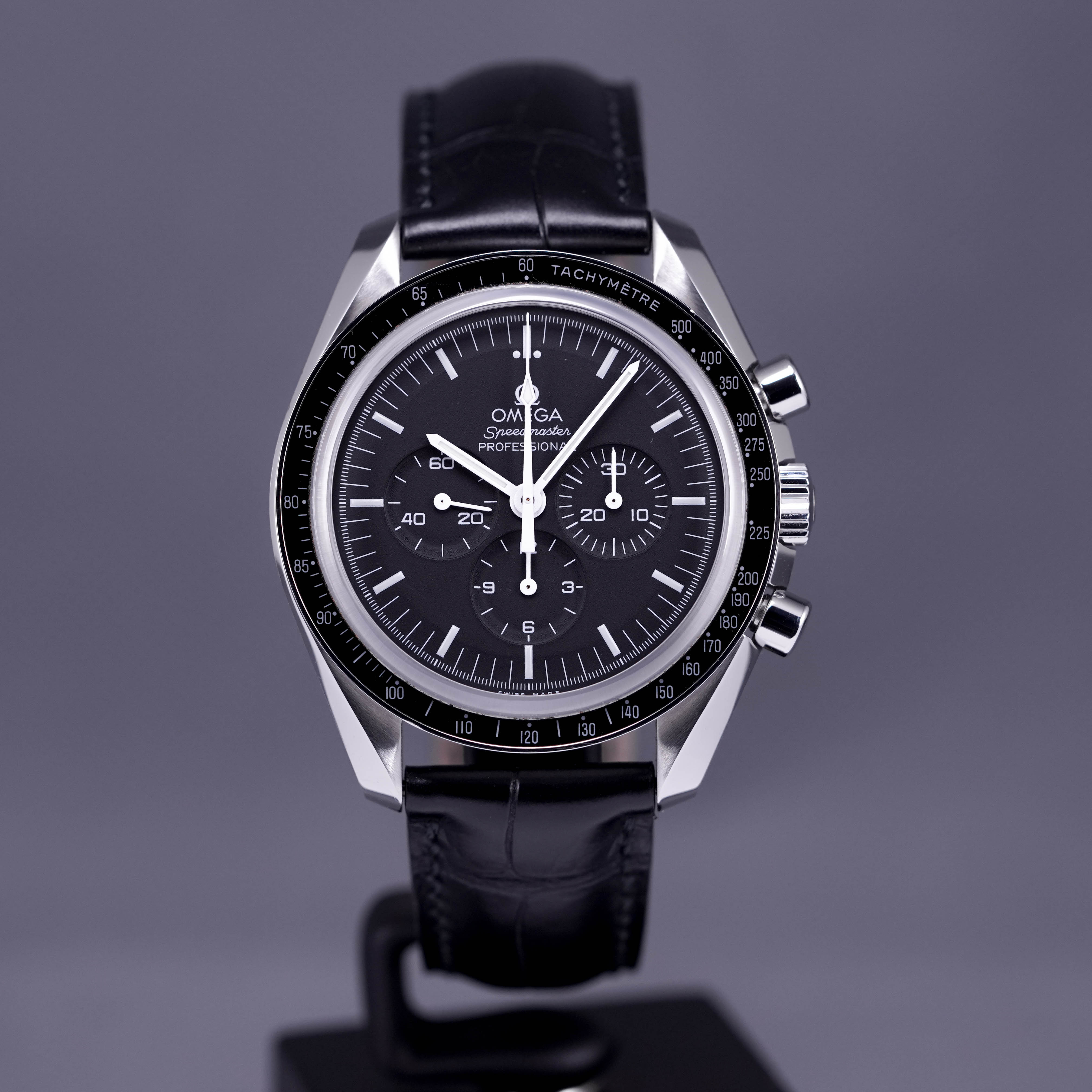 SPEEDMASTER MOONWATCH SAPPHIRE WITH LEATHER STRAP (2020)