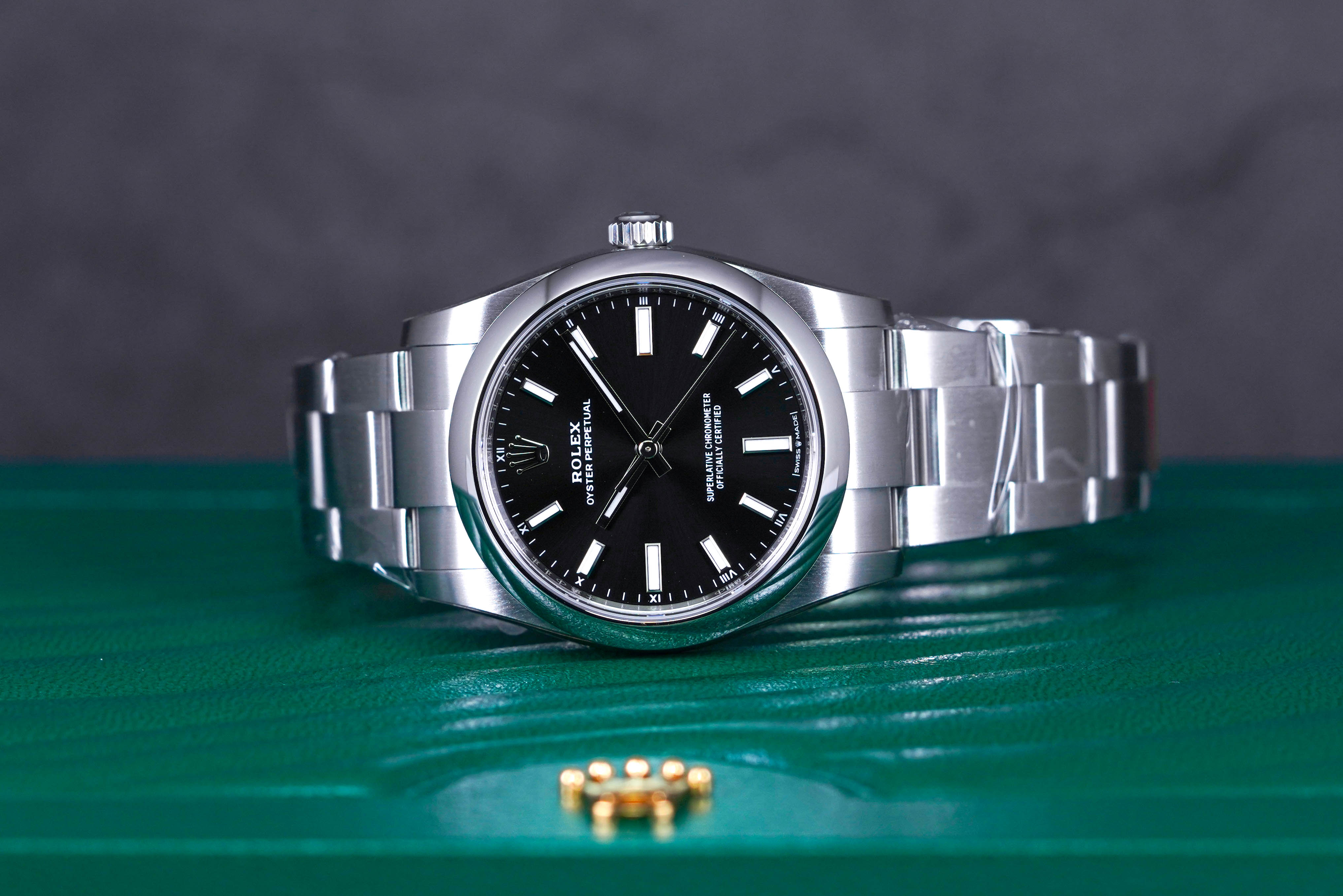 OYSTER PERPETUAL 34MM BLACK DIAL (2022)