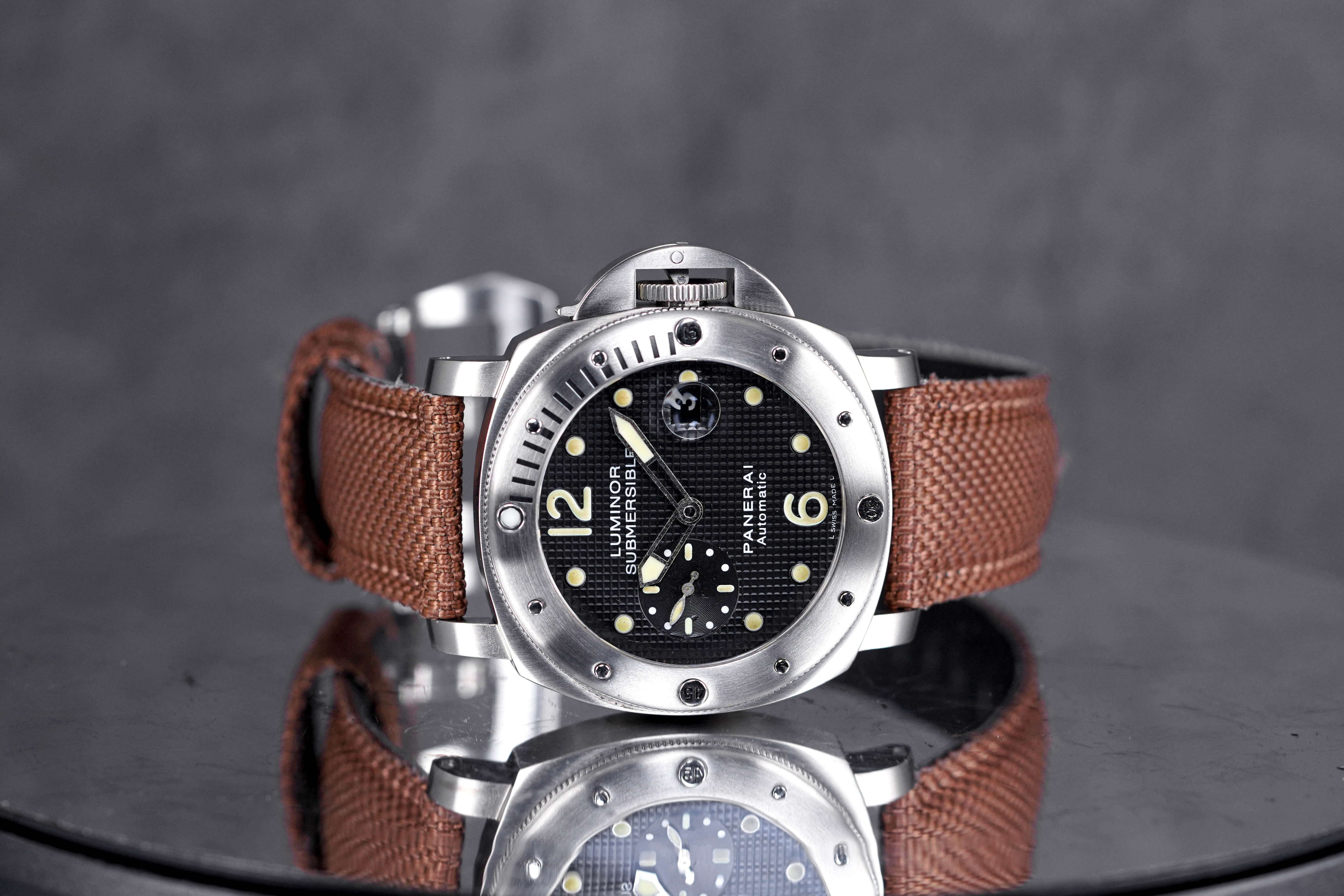 LUMINOR SUBMERSIBLE PAM 025 (WATCH ONLY)