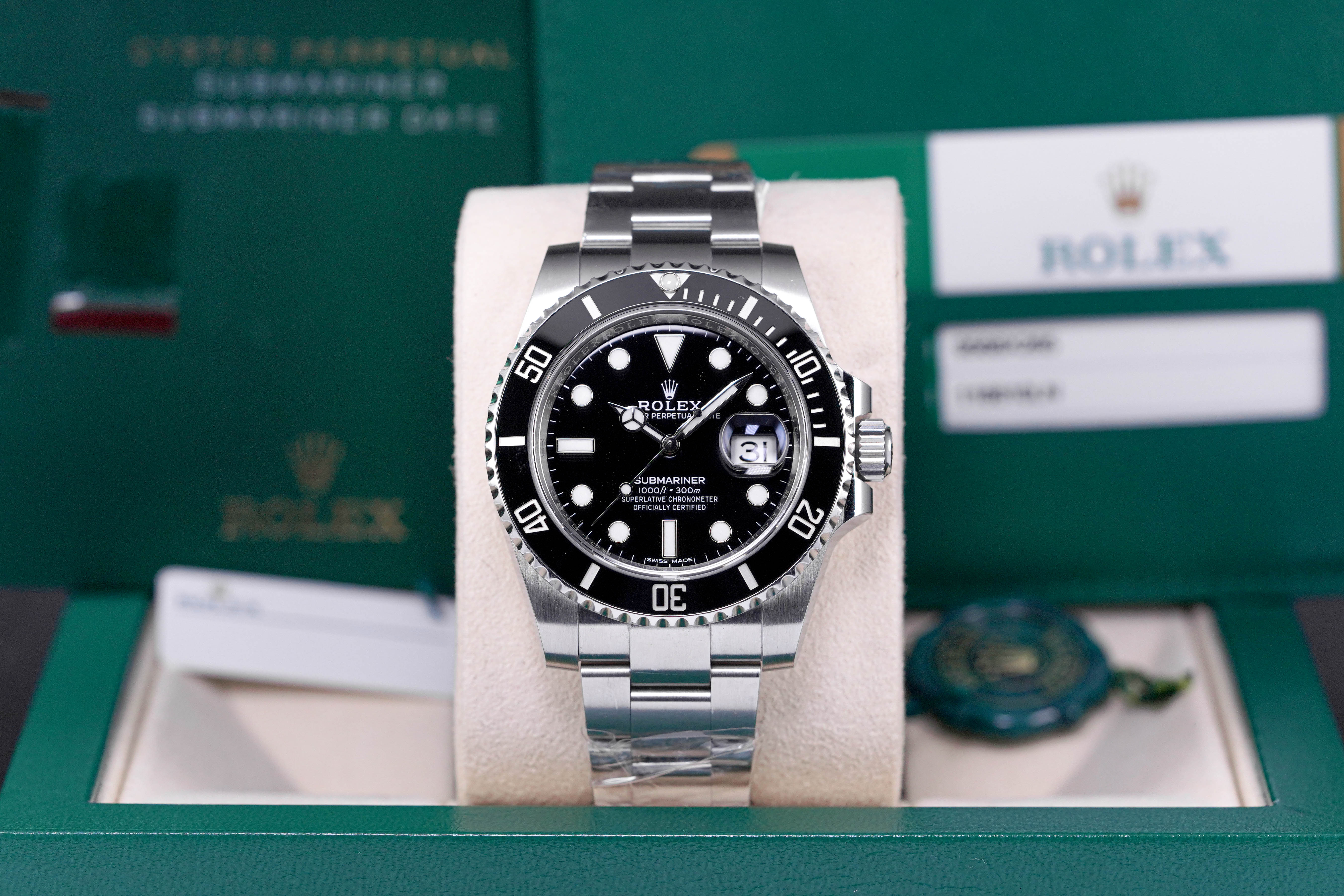 SUBMARINER DATE 40MM BLACK DIAL (2017)