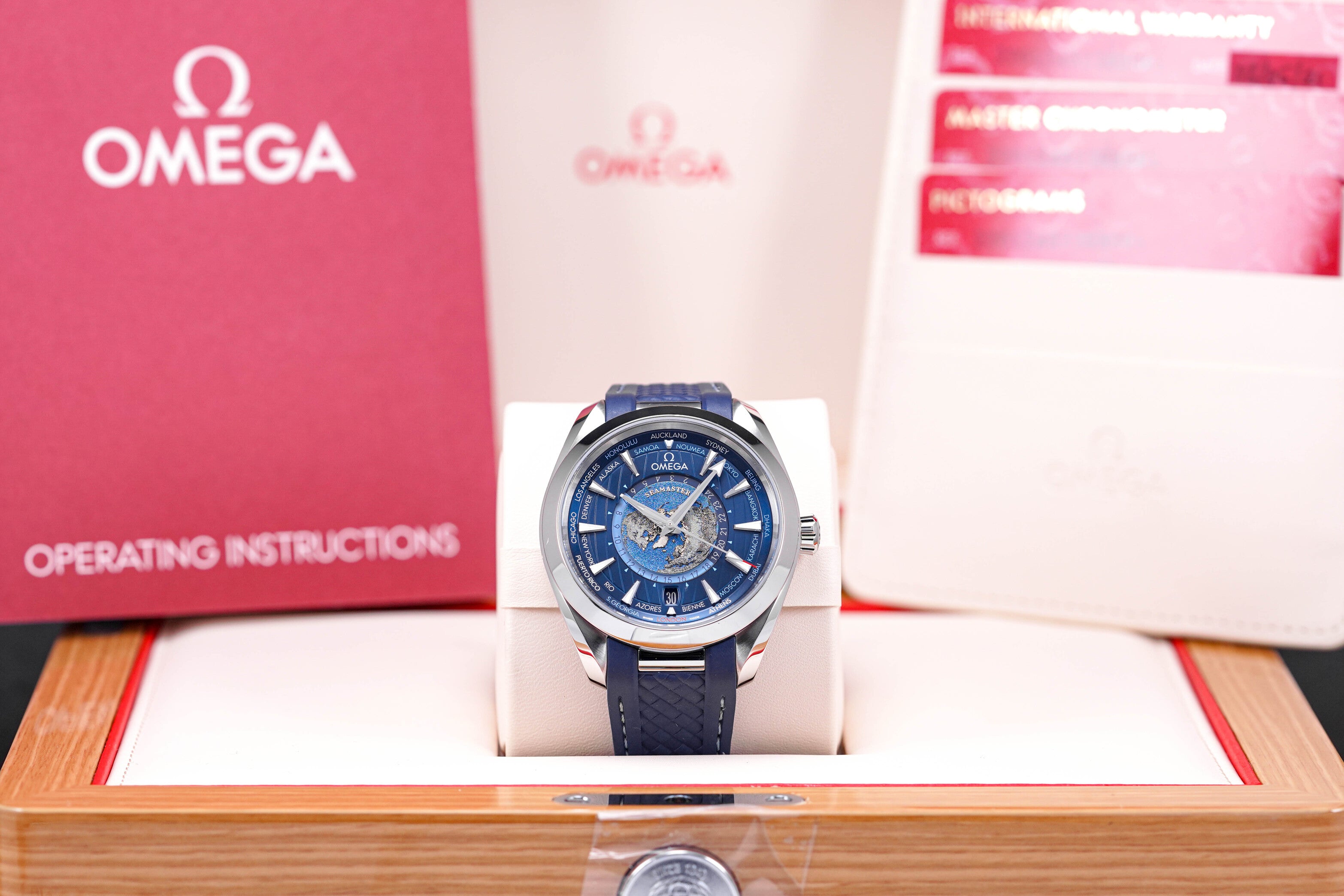 SEAMASTER AQUATERRA GMT WORLDTIMER RUBBER STRAP (2021)