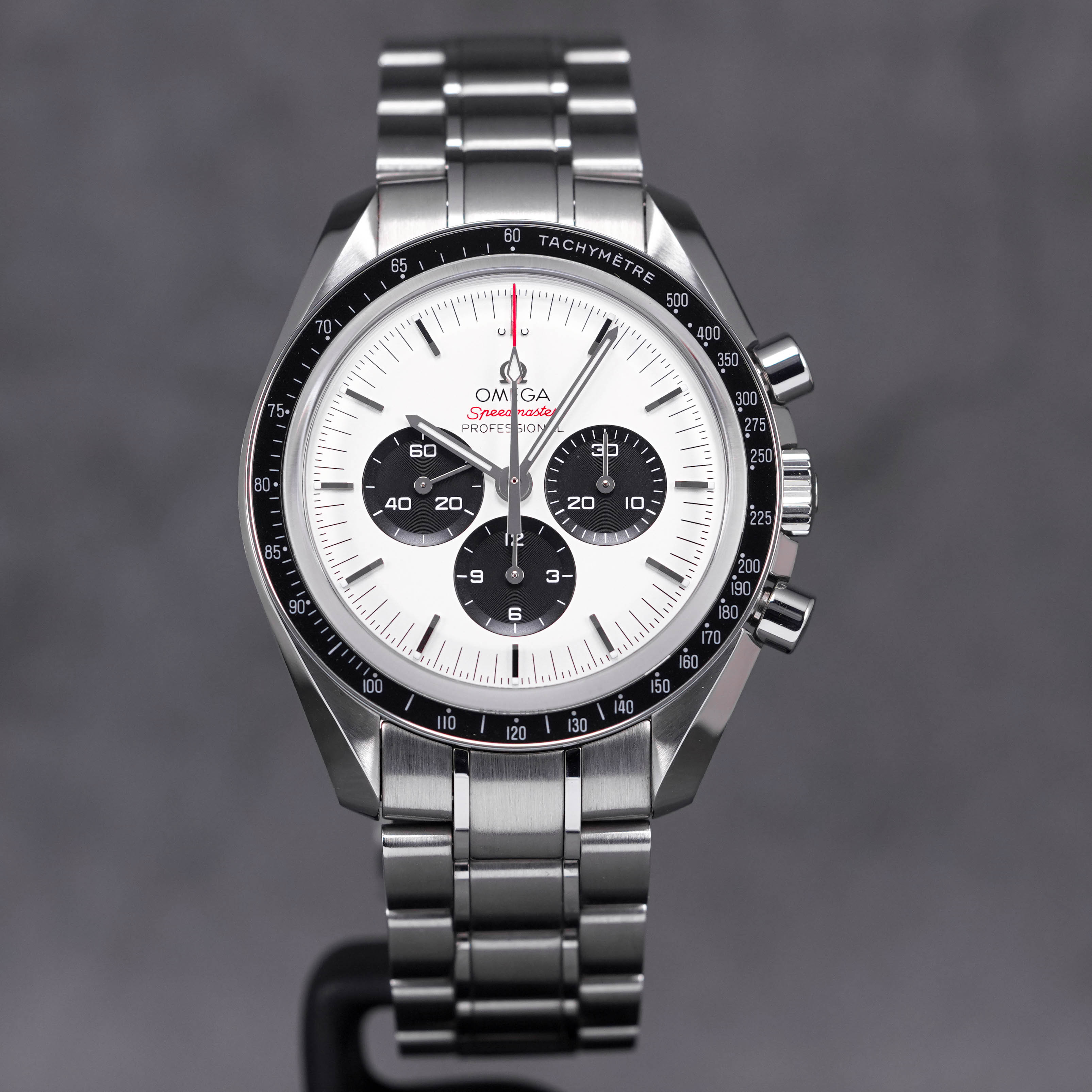 Omega panda outlet speedmaster