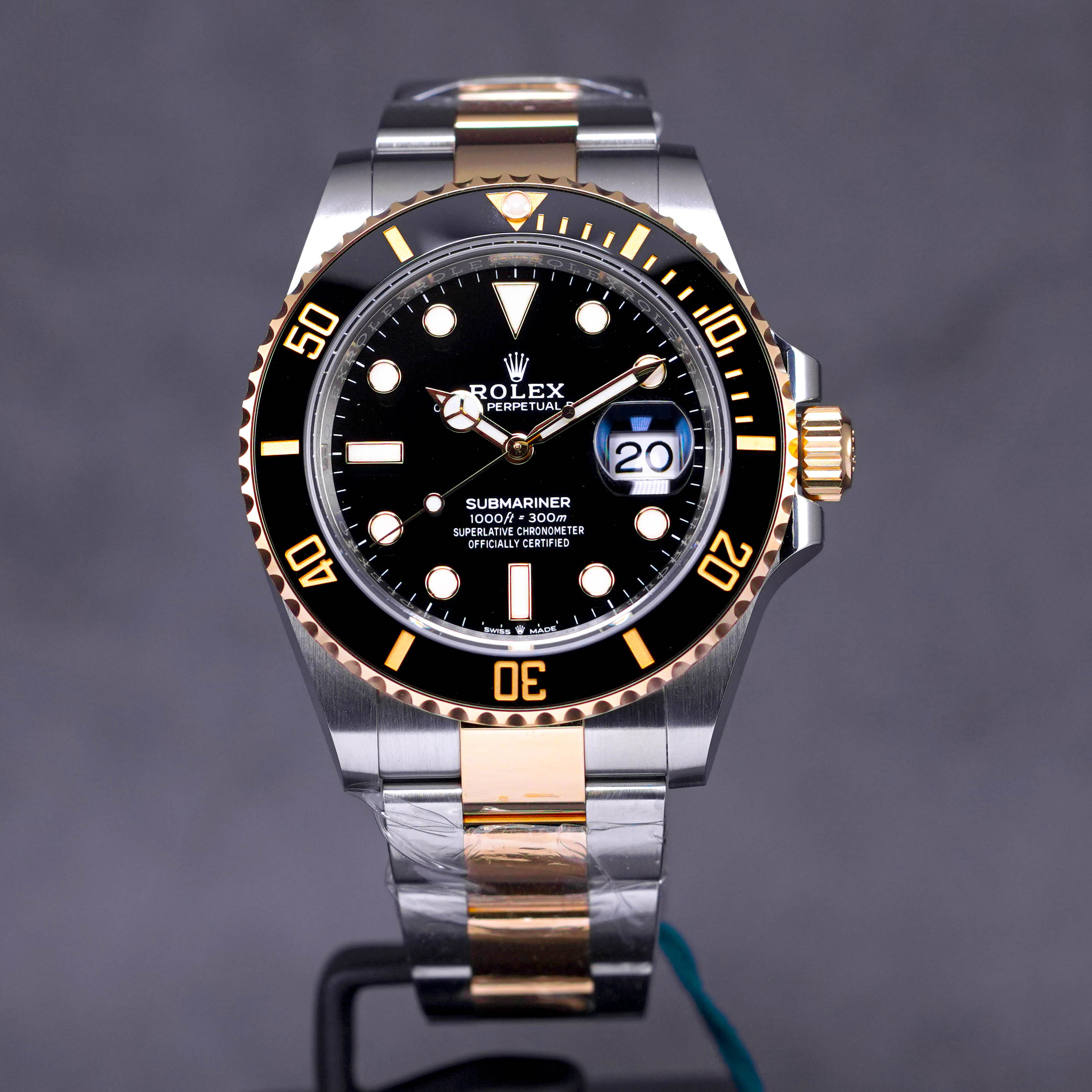 SUBMARINER DATE 41MM TWOTONE YELLOWGOLD BLACK DIAL (2022)