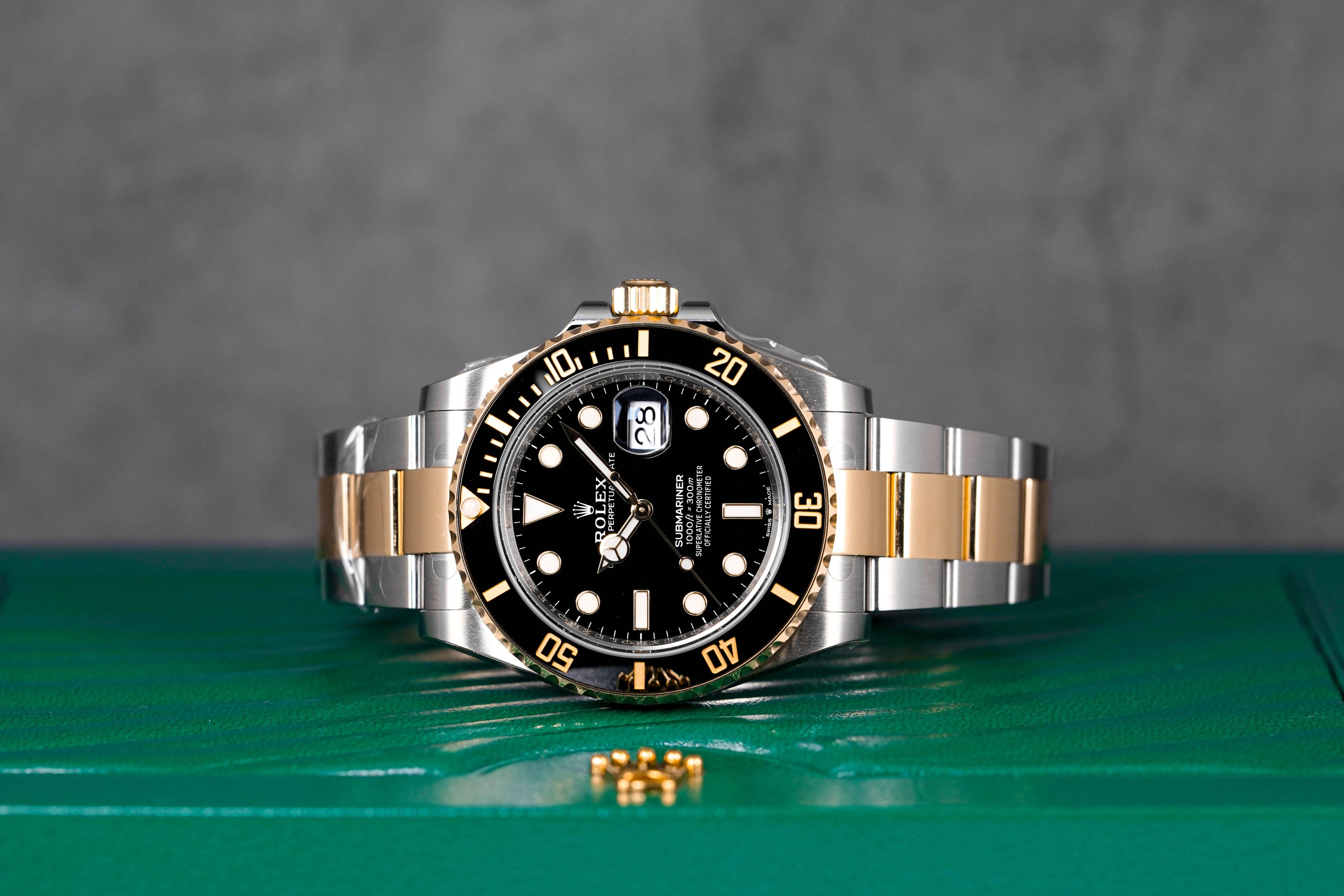 SUBMARINER DATE 41MM TWOTONE YELLOWGOLD BLACK DIAL (2023)