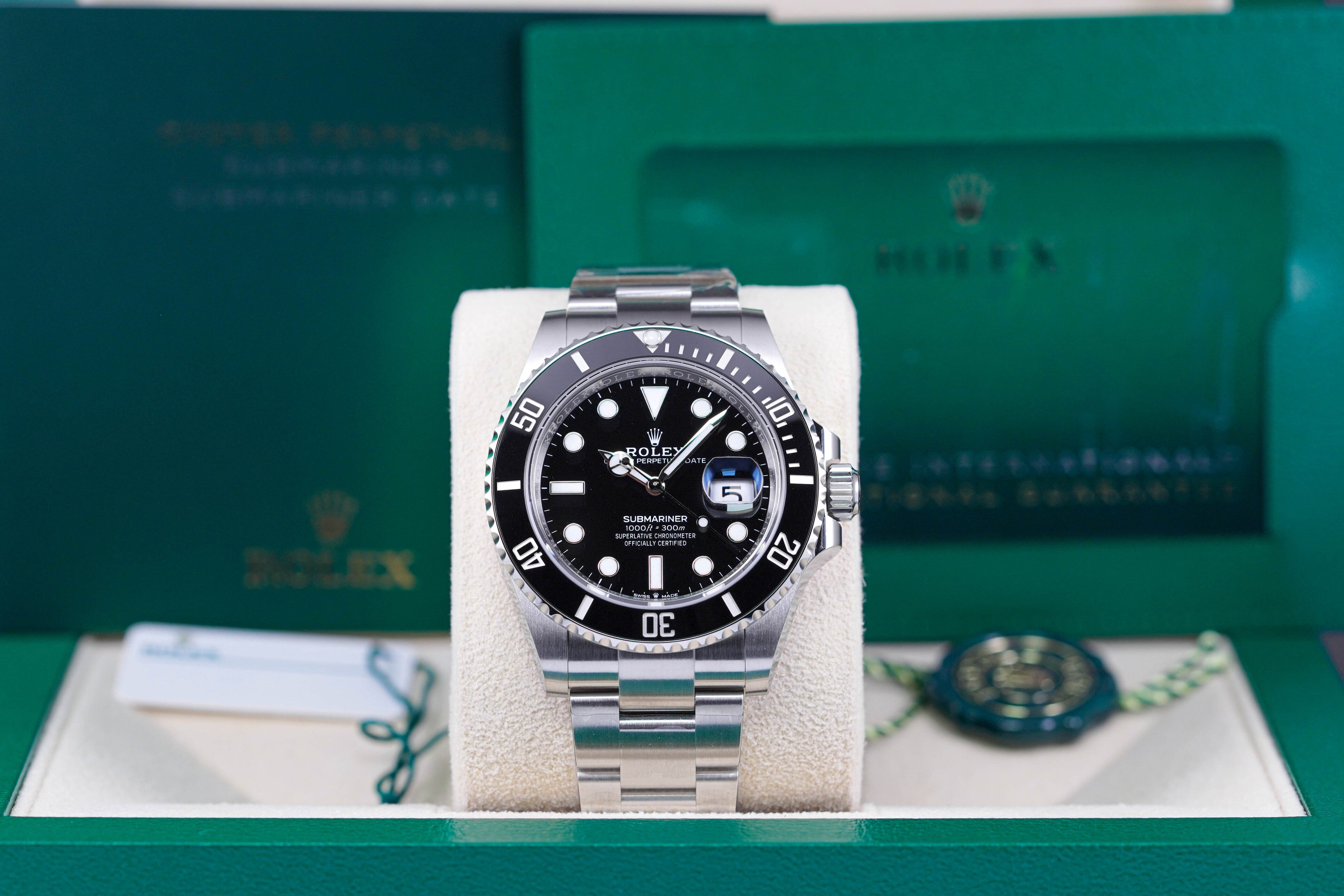 SUBMARINER DATE BLACK DIAL 41MM (2022)