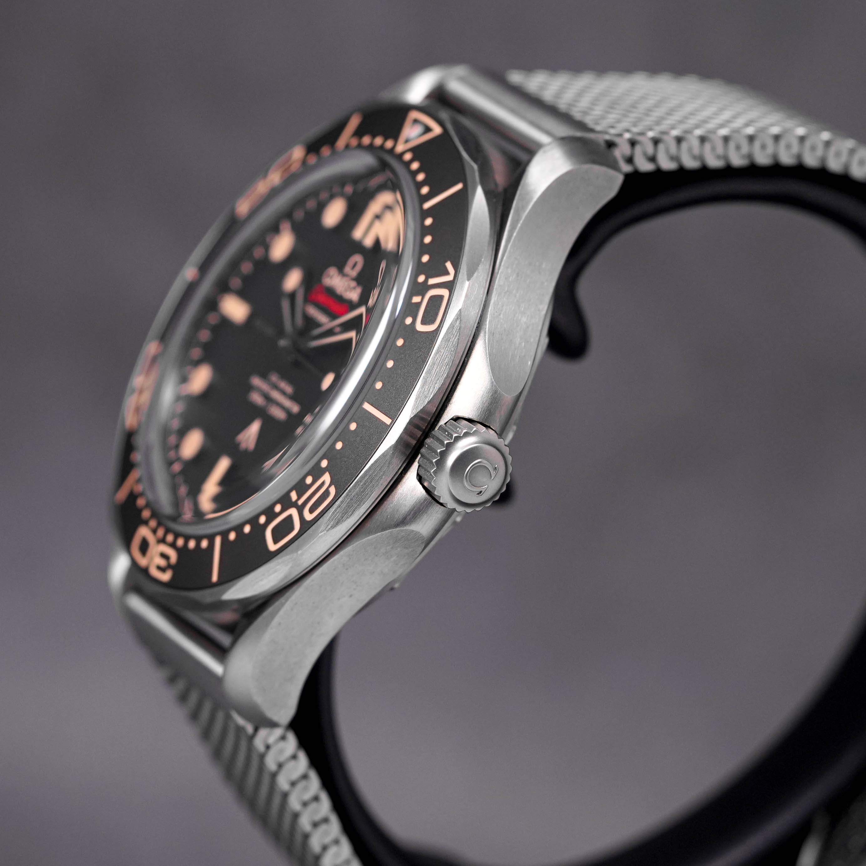 SEAMASTER DIVER 300M TITANIUM 'NO TIME TO DIE' (2021)