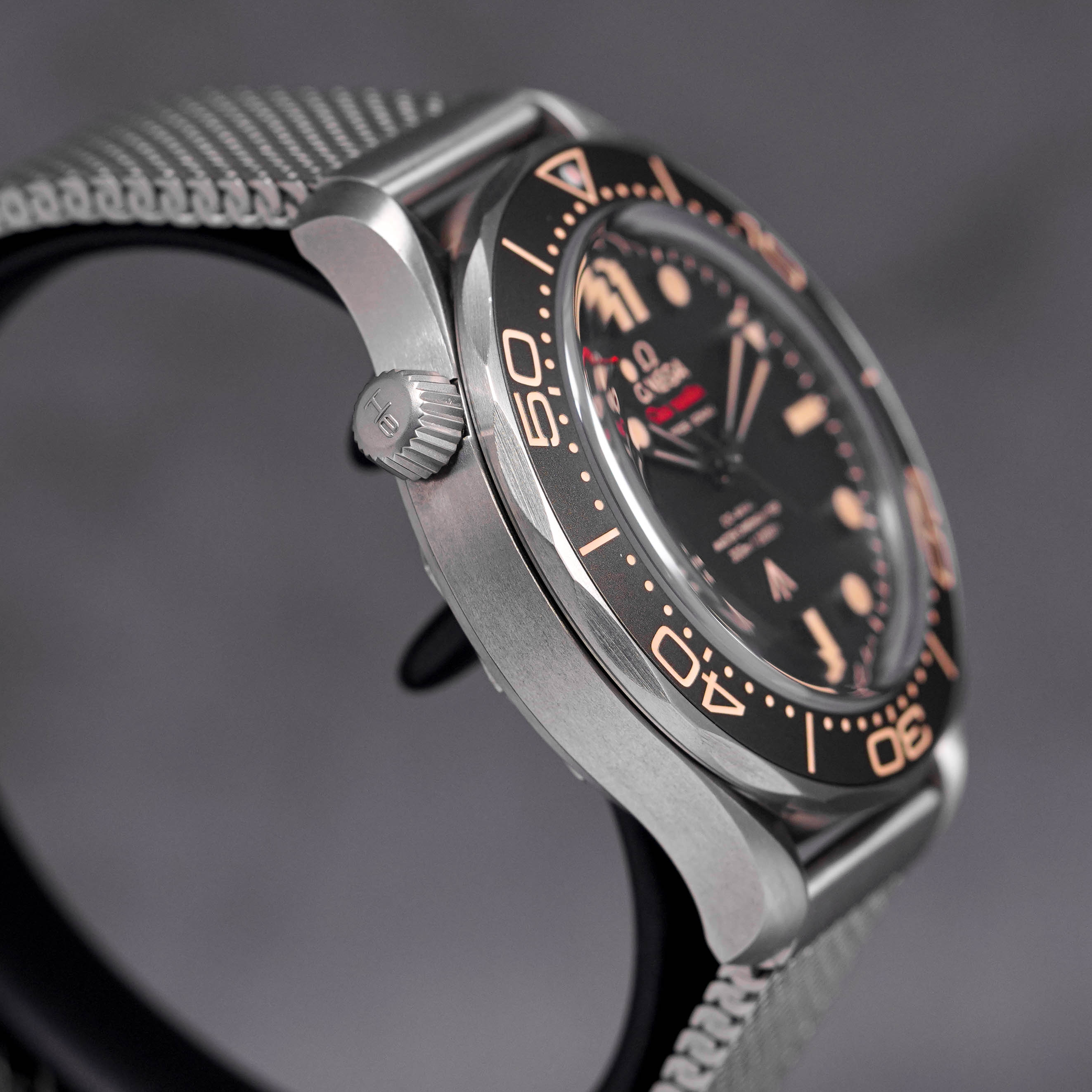 SEAMASTER DIVER 300M TITANIUM 'NO TIME TO DIE' (2021)