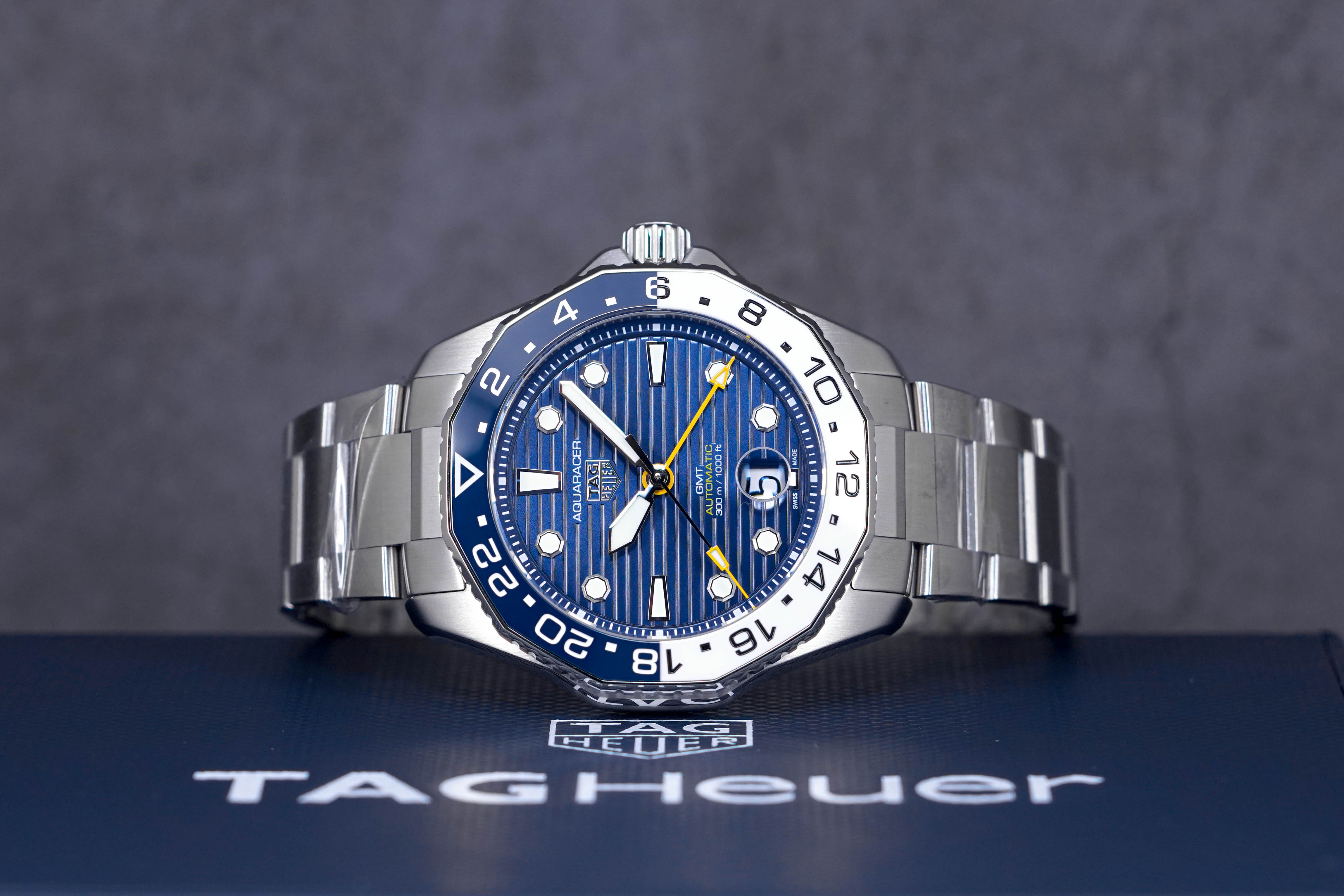 AQUARACER 300M CALIBRE 7 GMT 'SMURF' (2023)