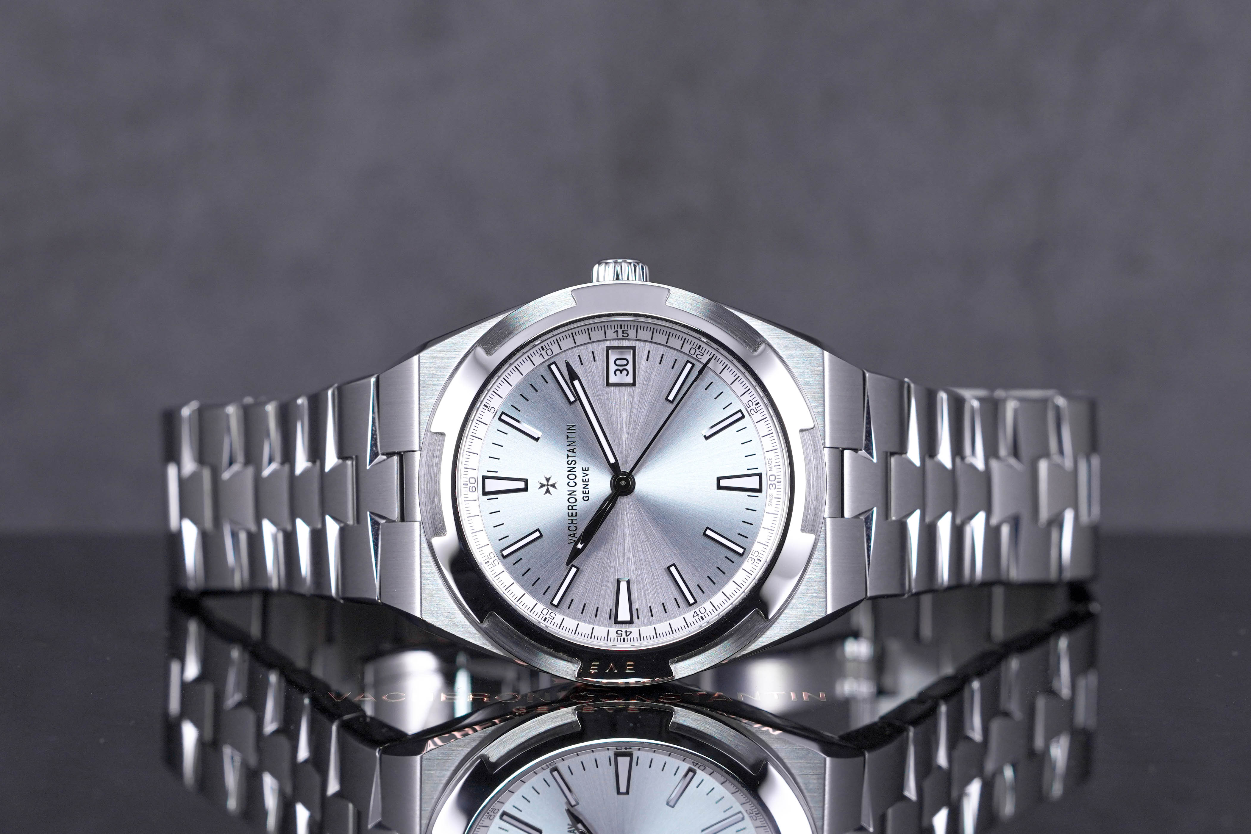 OVERSEAS SILVER DIAL (2021)