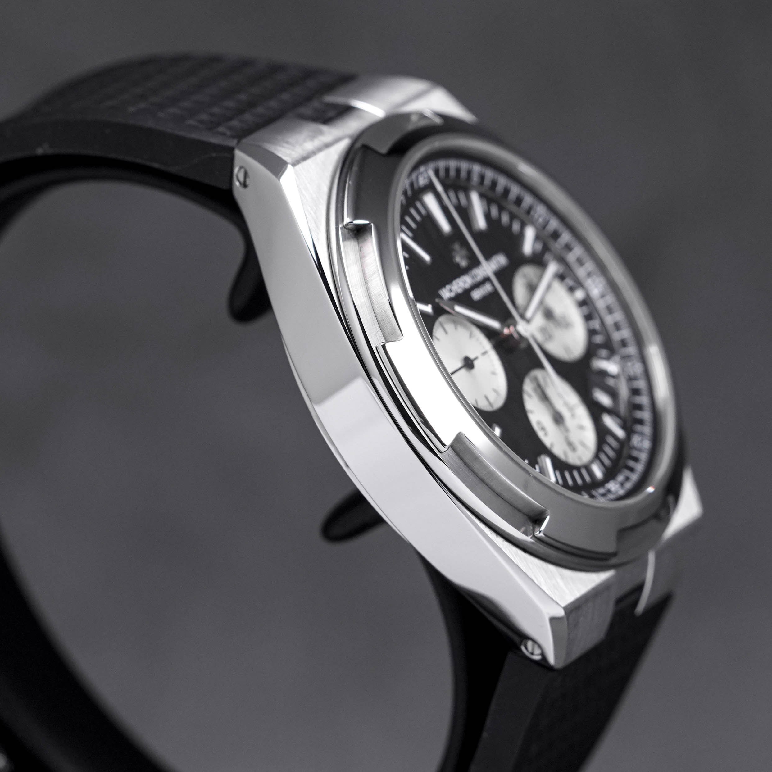 OVERSEAS CHRONOGRAPH BLACK DIAL (2022)