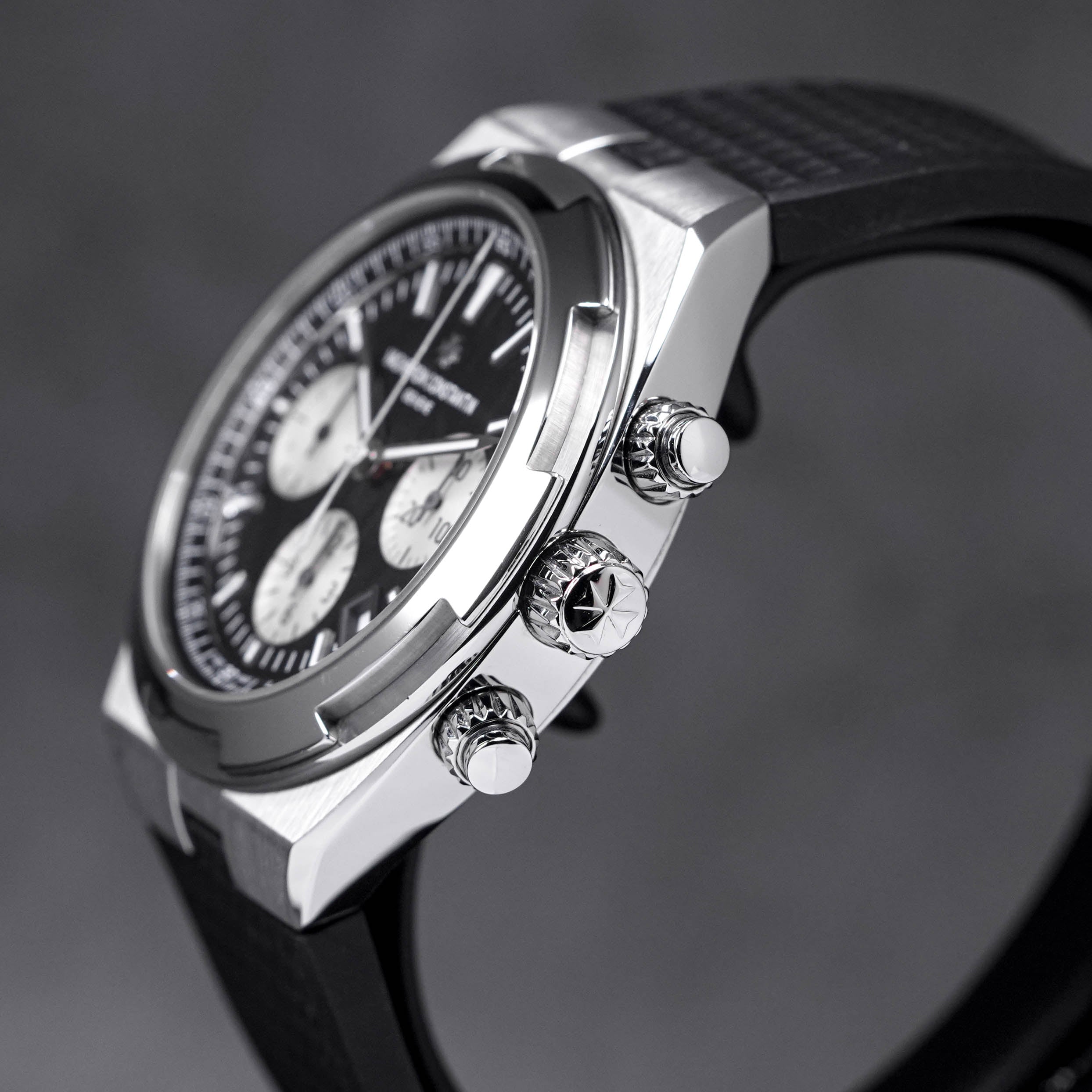 OVERSEAS CHRONOGRAPH BLACK DIAL (2022)